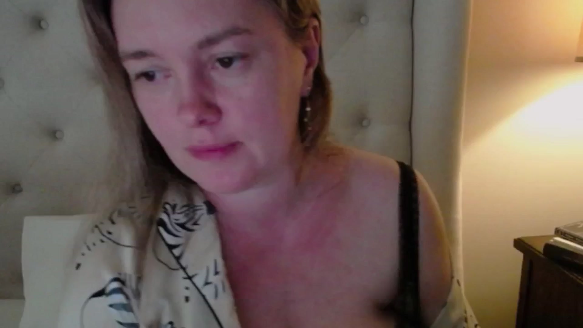 Gallery image thumbnail from J0llye's myfreecams stream on, 06/02/2025, 20:24 image 19 of 20