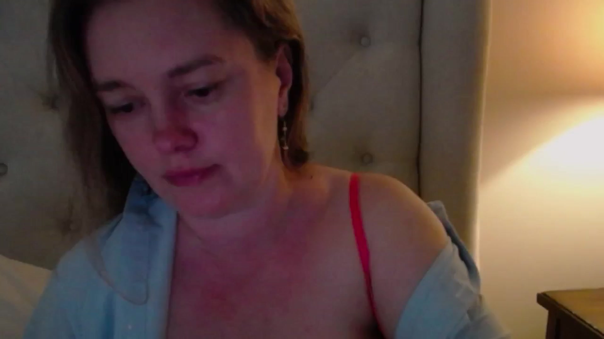 Gallery image thumbnail from J0llye's myfreecams stream on, 06/03/2025, 19:59 image 15 of 20