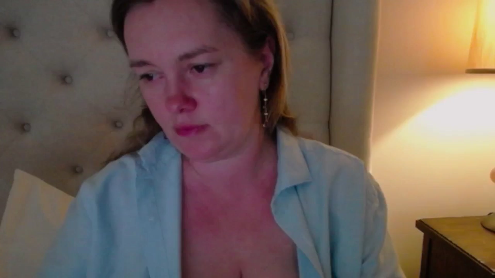 Gallery image thumbnail from J0llye's myfreecams stream on, 06/03/2025, 19:59 image 10 of 20
