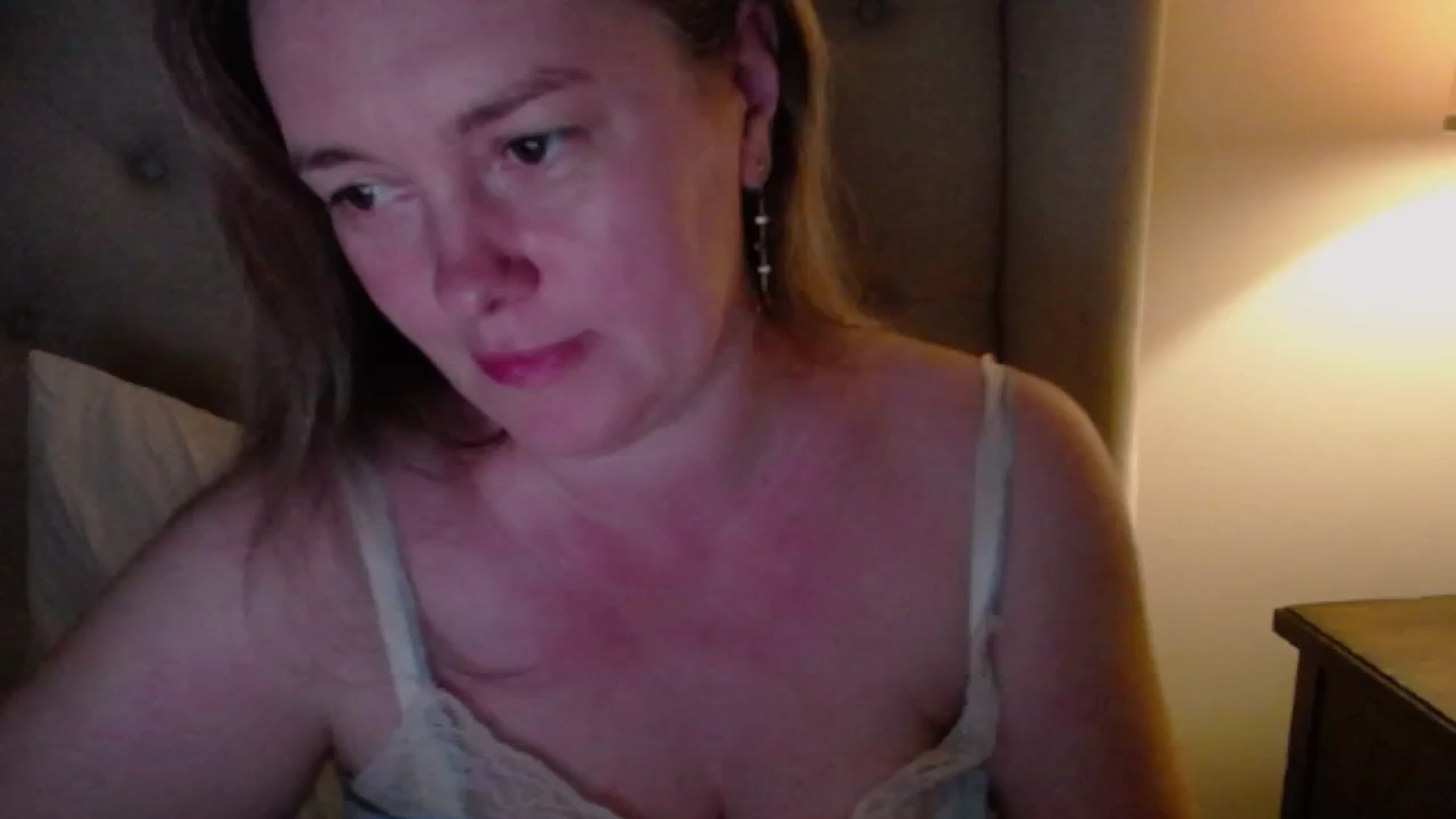 Gallery image thumbnail from J0llye's myfreecams stream on, 06/04/2025, 20:27 image 17 of 20