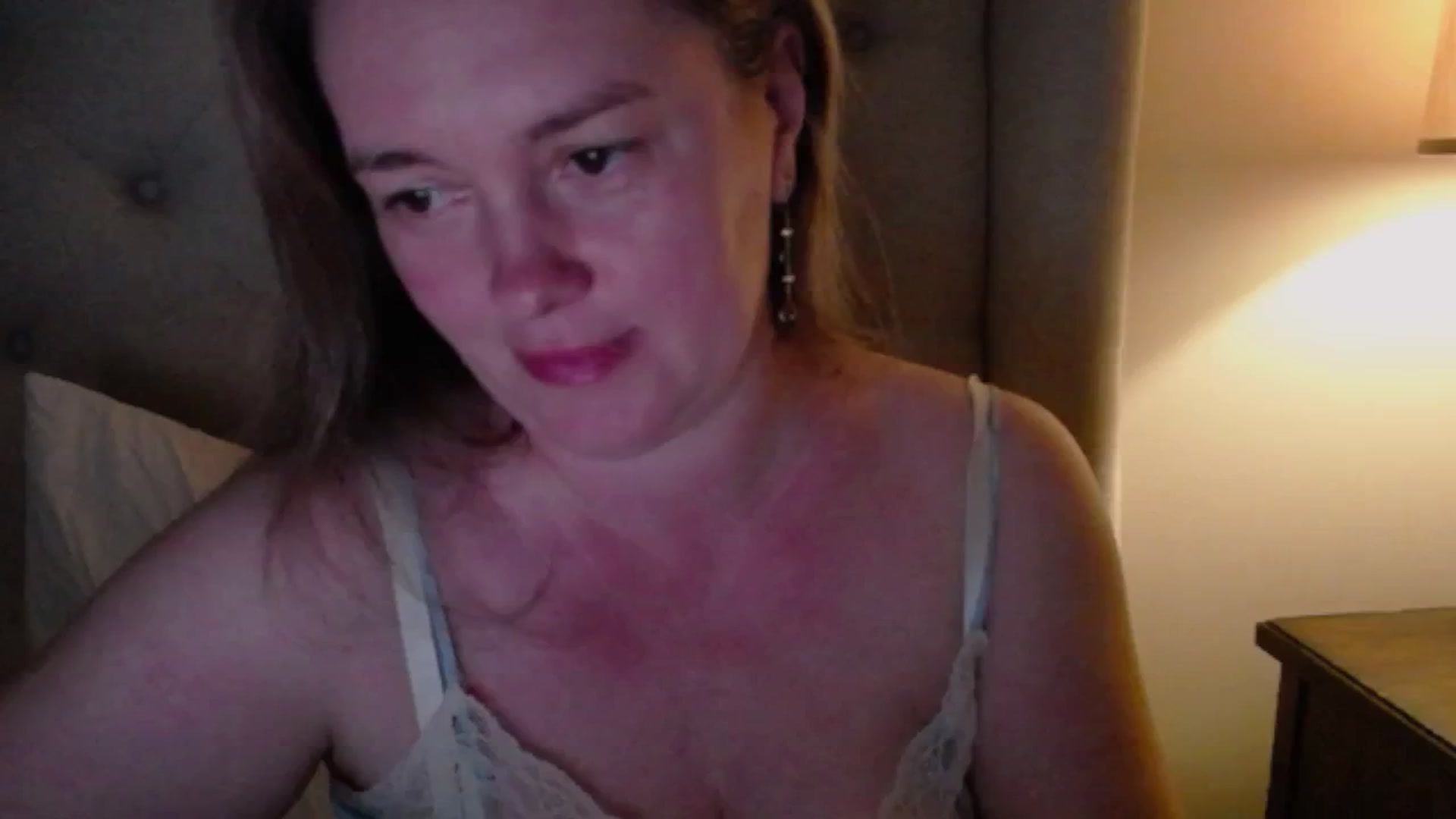 Gallery image thumbnail from J0llye's myfreecams stream on, 06/04/2025, 20:27 image 14 of 20