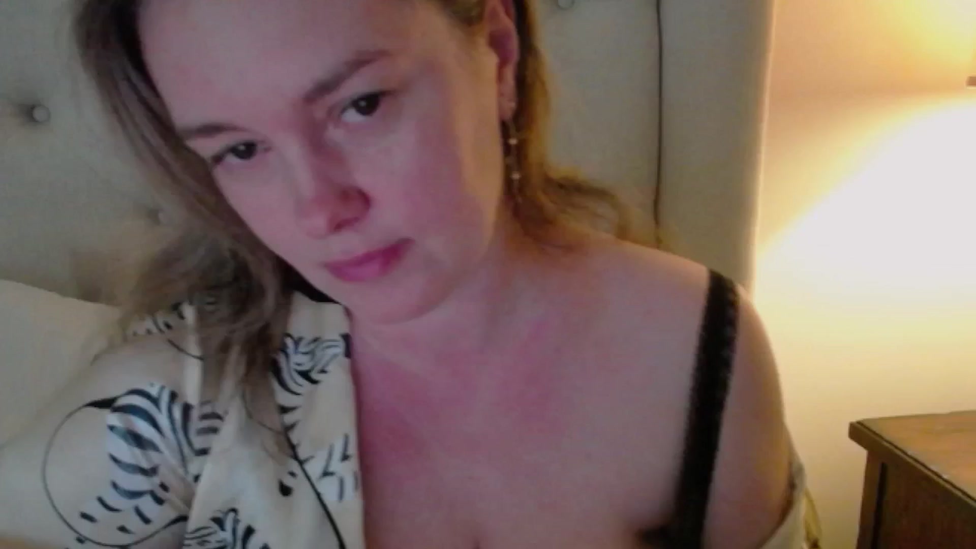 Gallery image thumbnail from J0llye's myfreecams stream on, 06/06/2025, 20:08 image 11 of 20