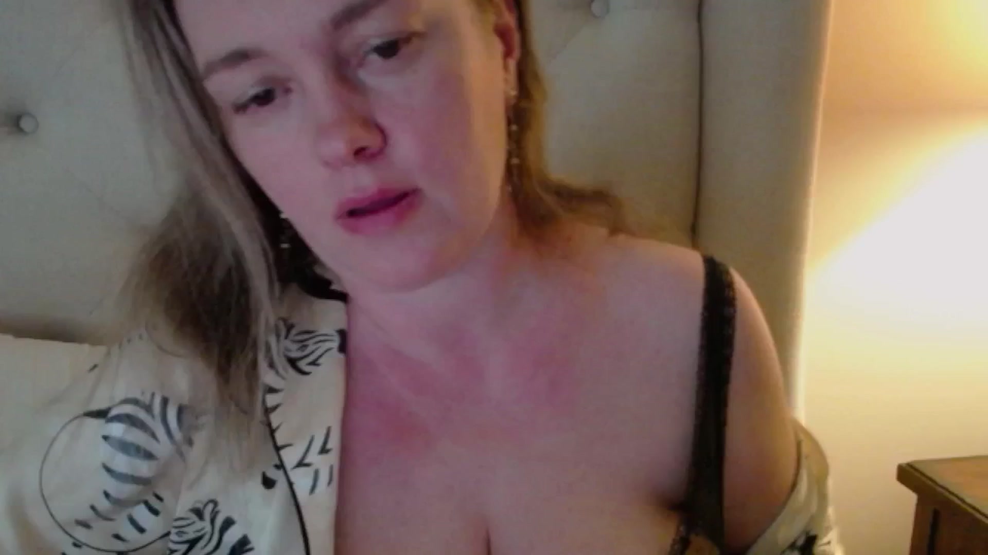 Gallery image thumbnail from J0llye's myfreecams stream on, 06/06/2025, 20:08 image 18 of 20