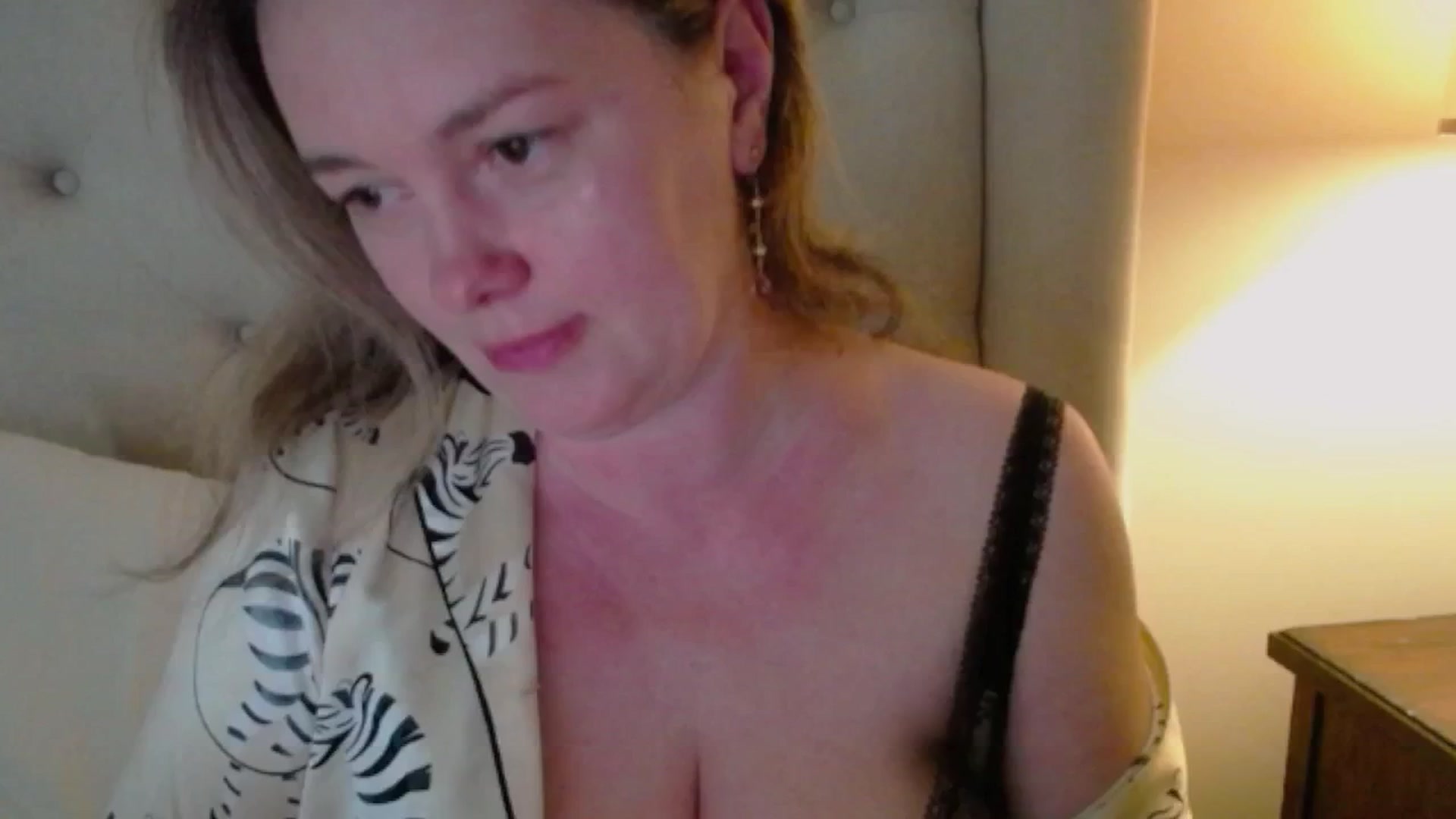Gallery image thumbnail from J0llye's myfreecams stream on, 06/06/2025, 20:08 image 6 of 20
