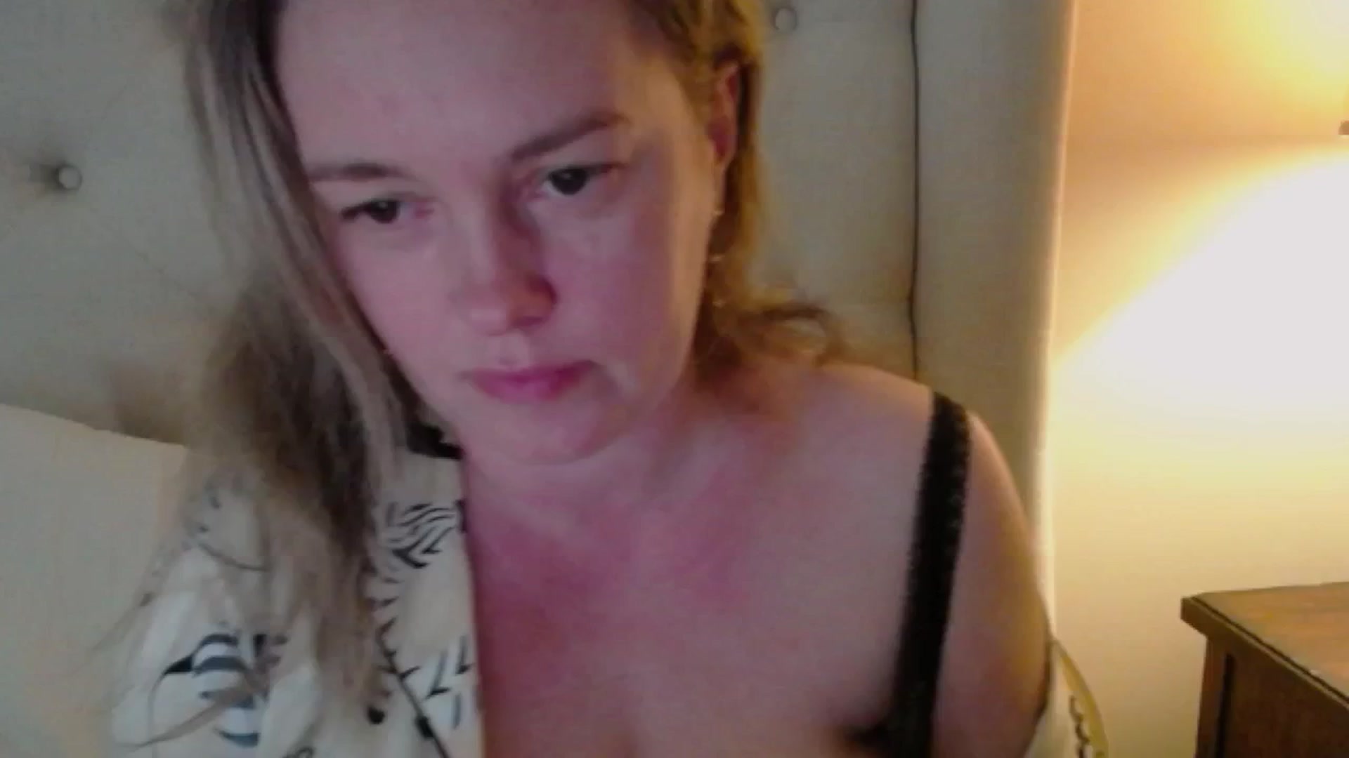 Gallery image thumbnail from J0llye's myfreecams stream on, 06/06/2025, 20:08 image 15 of 20
