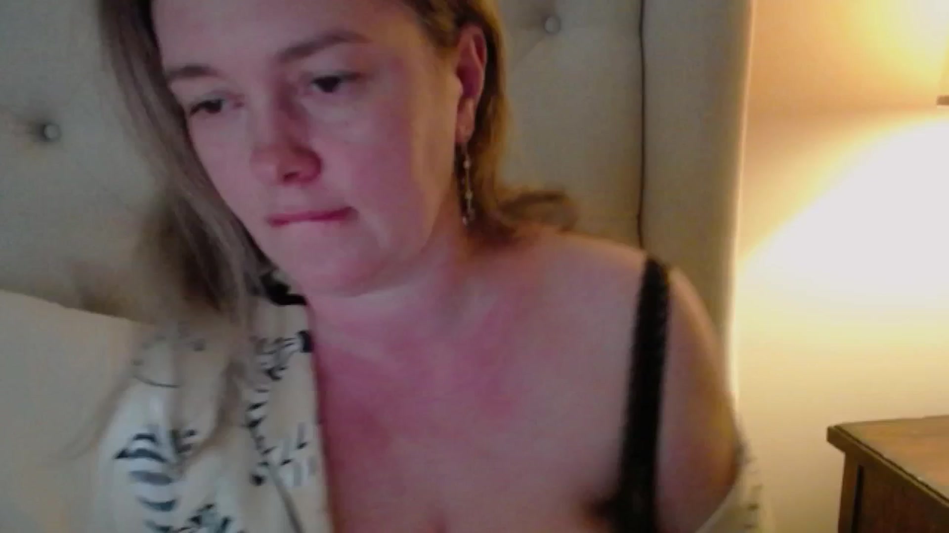 Gallery image thumbnail from J0llye's myfreecams stream on, 06/06/2025, 20:08 image 8 of 20