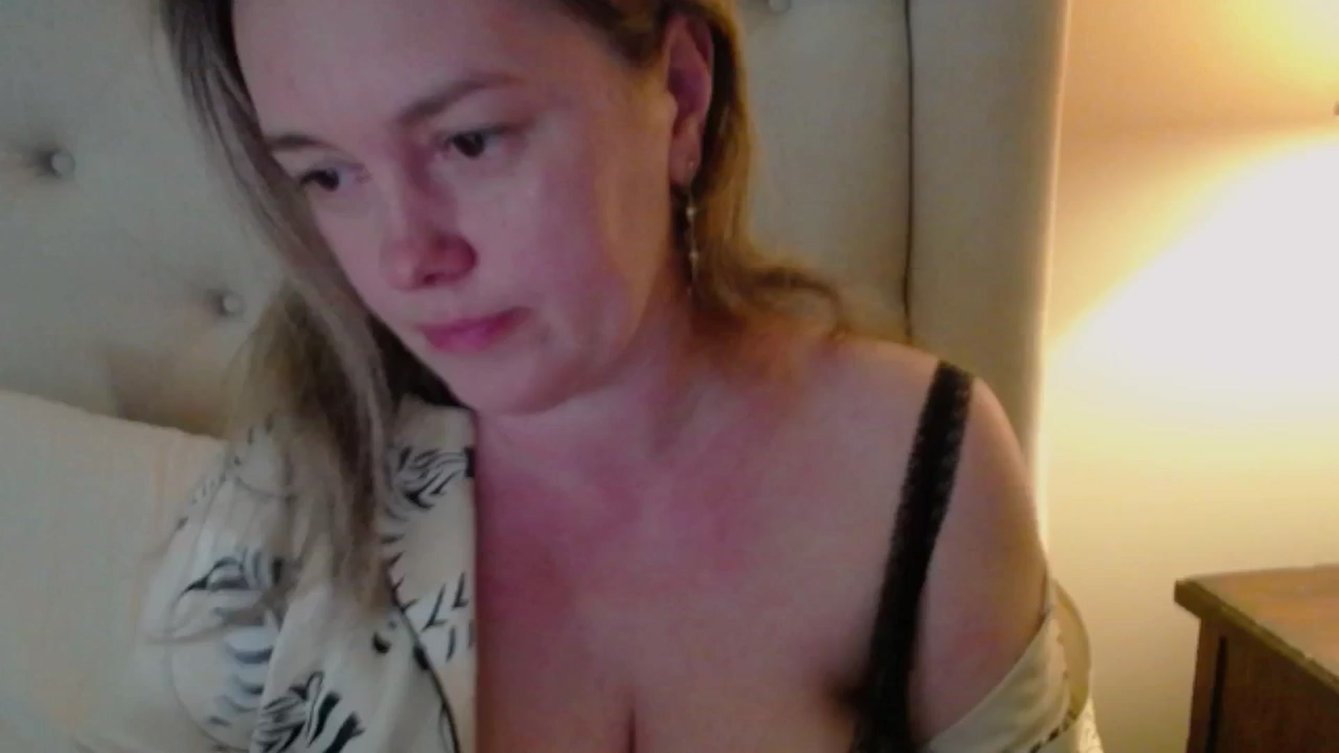 Gallery image thumbnail from J0llye's myfreecams stream on, 06/06/2025, 20:08 image 17 of 20