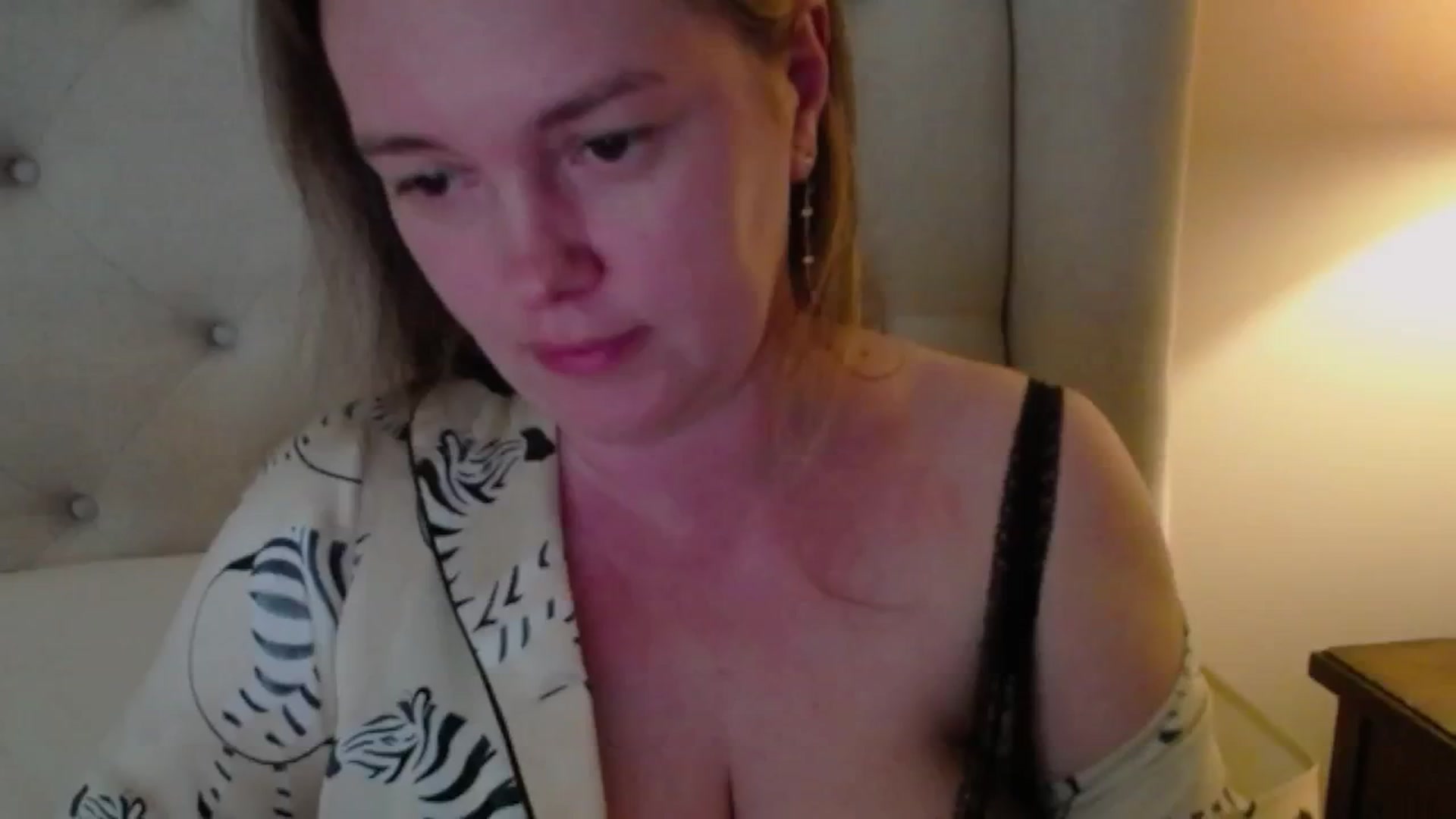 Gallery image thumbnail from J0llye's myfreecams stream on, 06/08/2025, 20:20 image 18 of 20