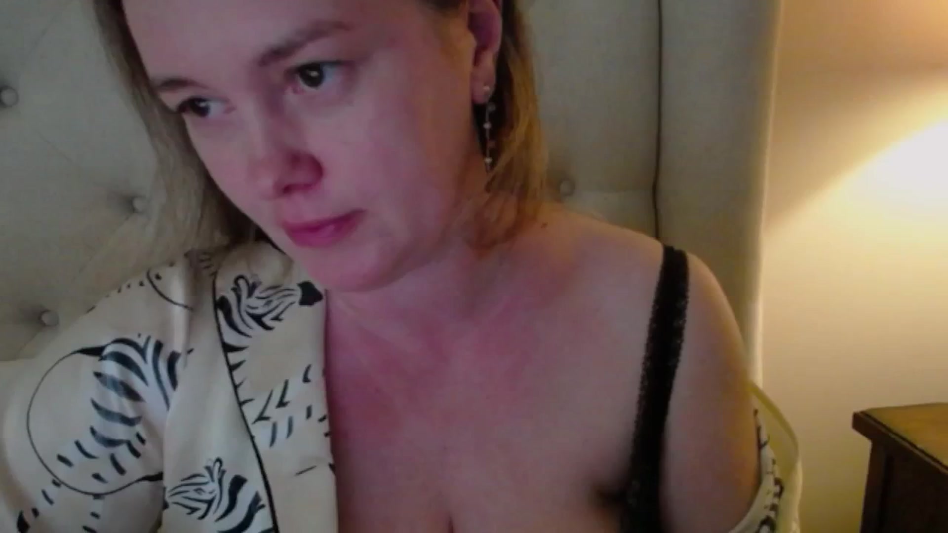 Gallery image thumbnail from J0llye's myfreecams stream on, 06/08/2025, 20:20 image 14 of 20