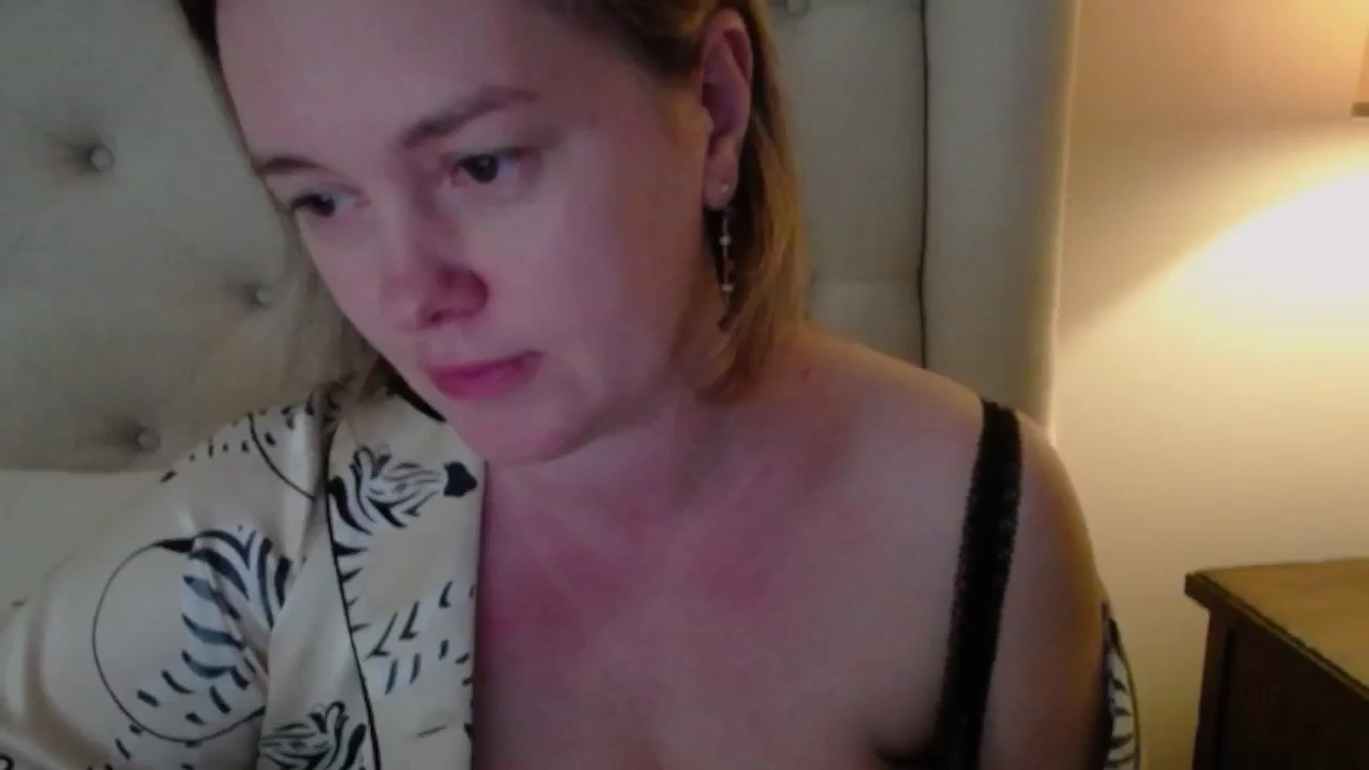 Gallery image thumbnail from J0llye's myfreecams stream on, 06/08/2025, 20:20 image 6 of 20