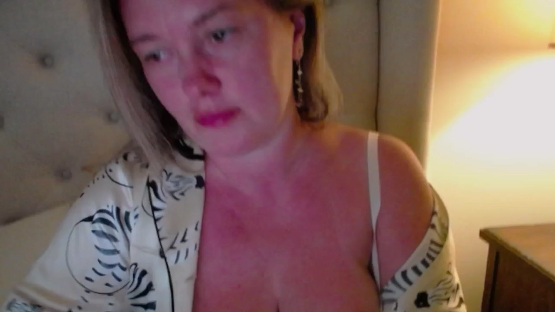 Gallery image thumbnail from J0llye's myfreecams stream on, 06/20/2025, 21:05 image 3 of 20