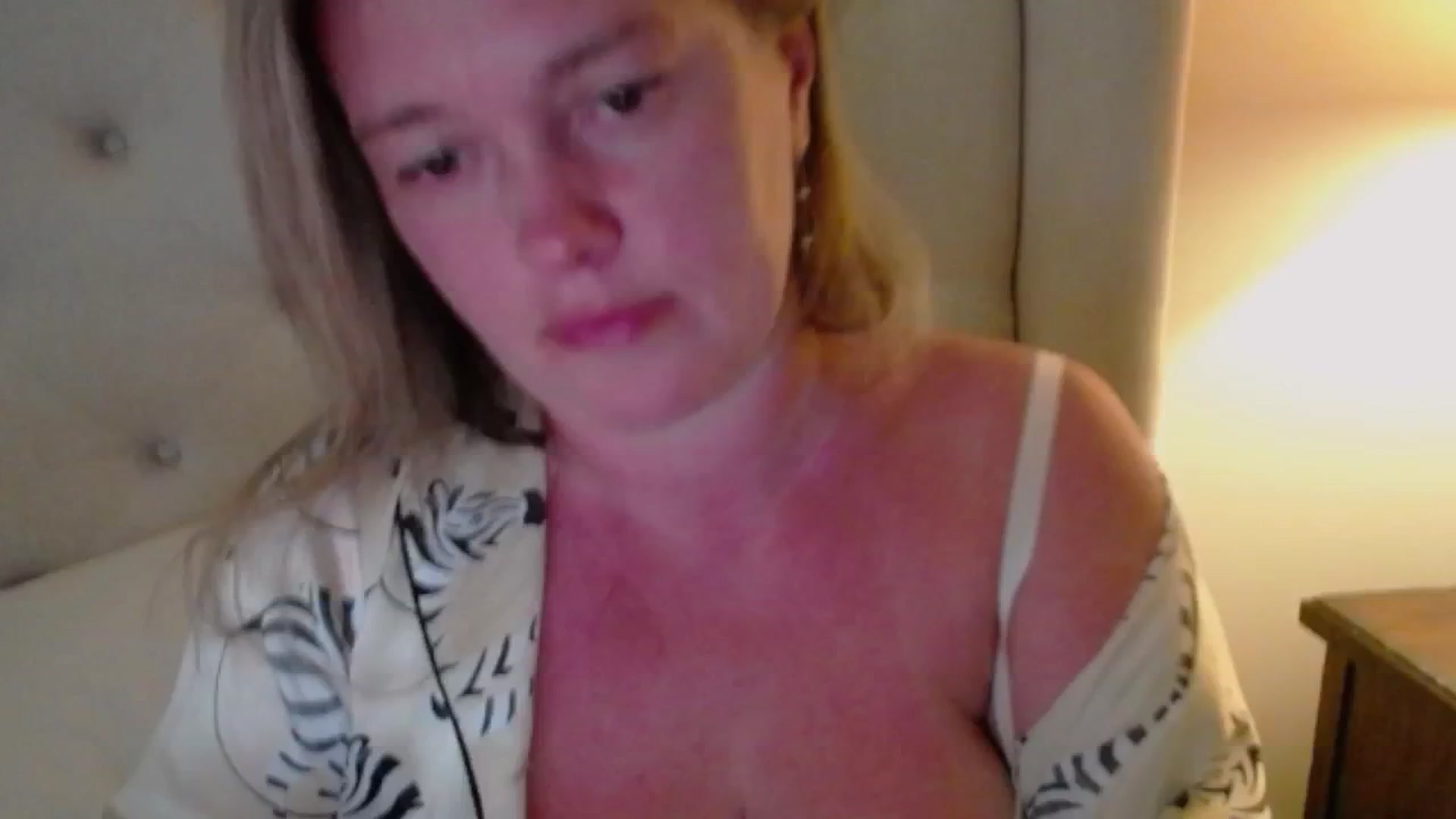 Gallery image thumbnail from J0llye's myfreecams stream on, 06/20/2025, 21:05 image 13 of 20