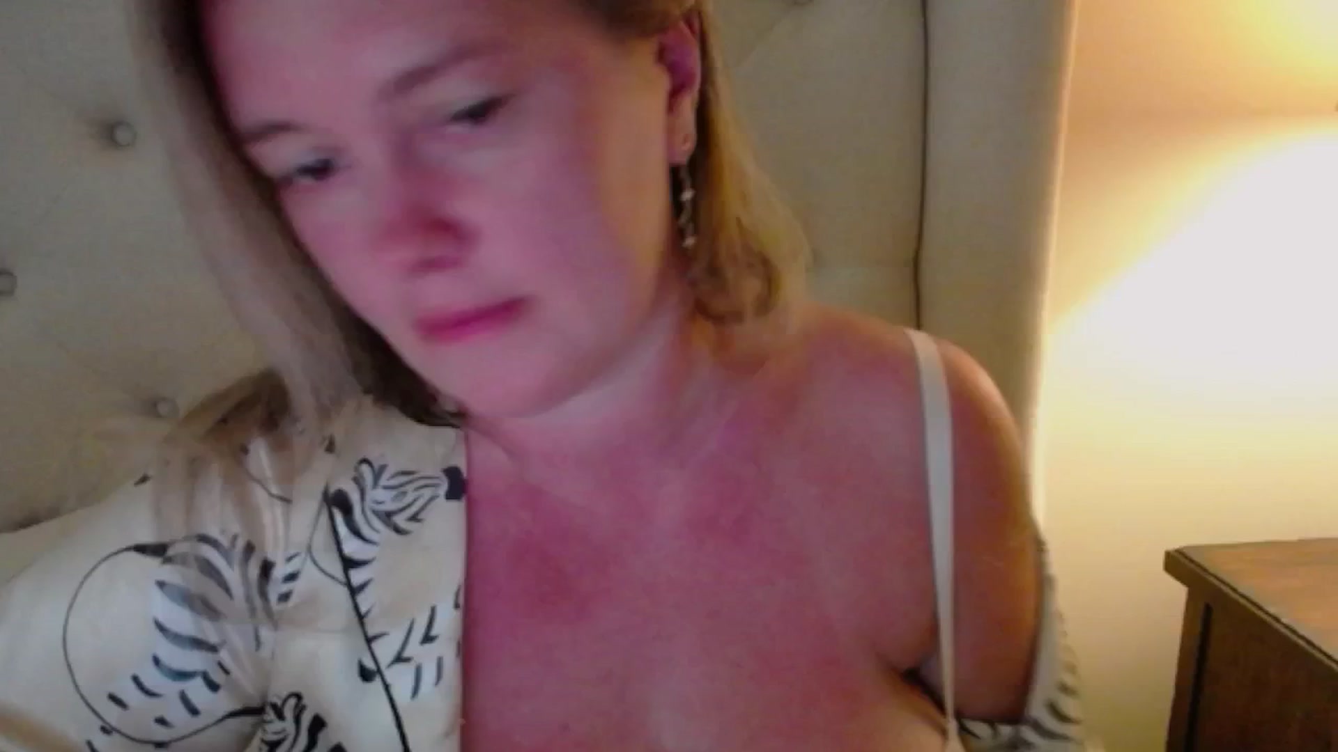 Gallery image thumbnail from J0llye's myfreecams stream on, 06/20/2025, 21:05 image 9 of 20