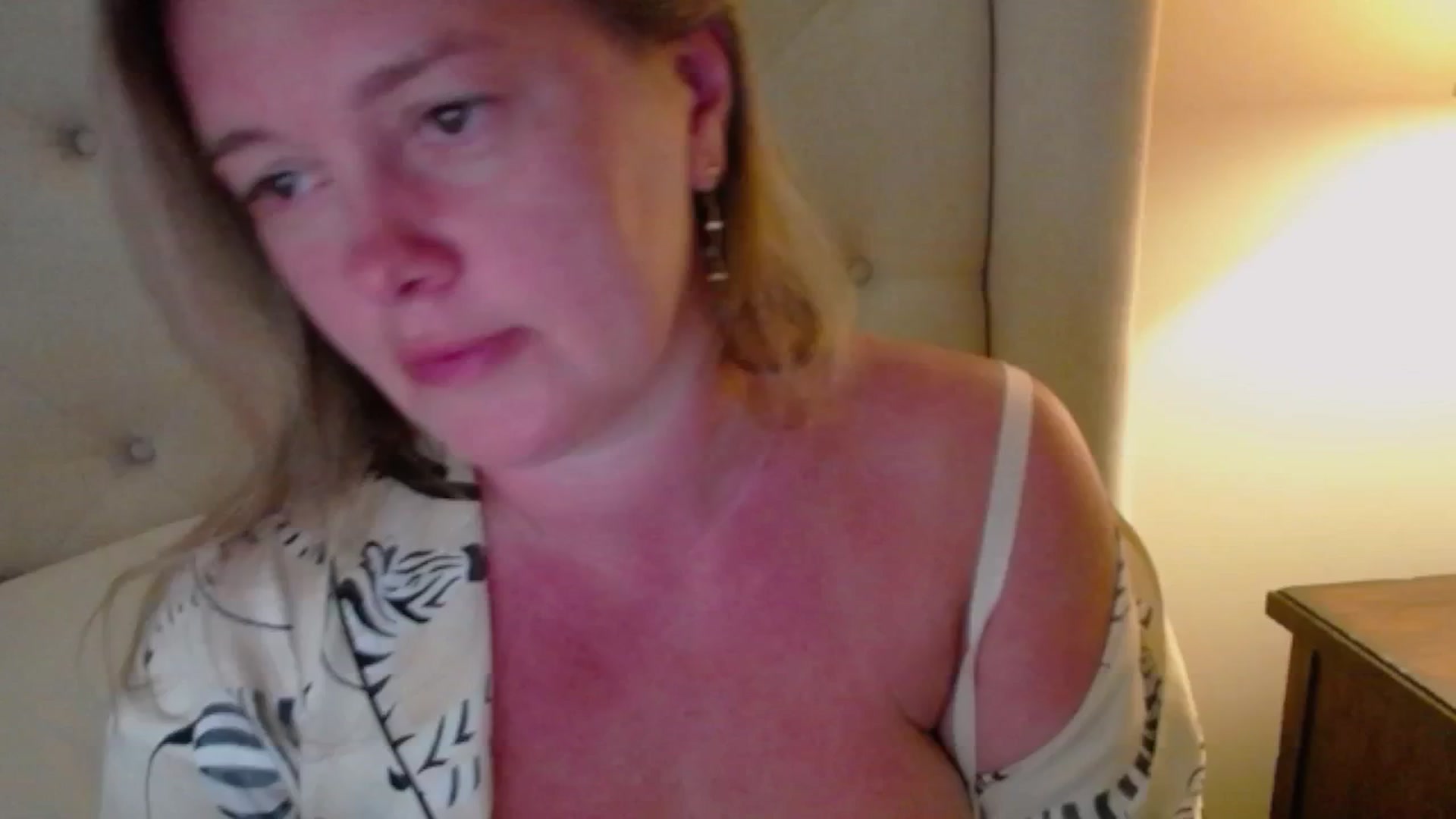 Gallery image thumbnail from J0llye's myfreecams stream on, 06/20/2025, 21:05 image 14 of 20