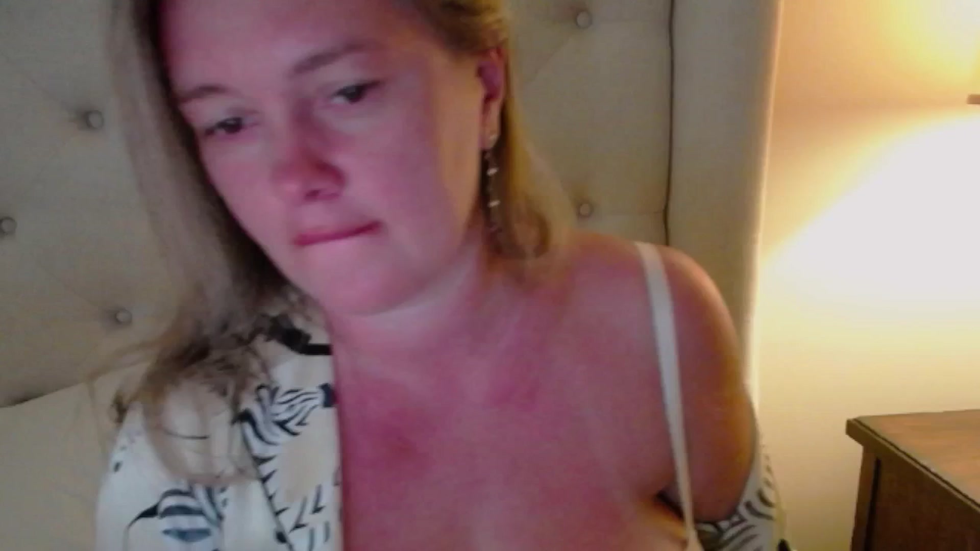 Gallery image thumbnail from J0llye's myfreecams stream on, 06/20/2025, 21:05 image 7 of 20