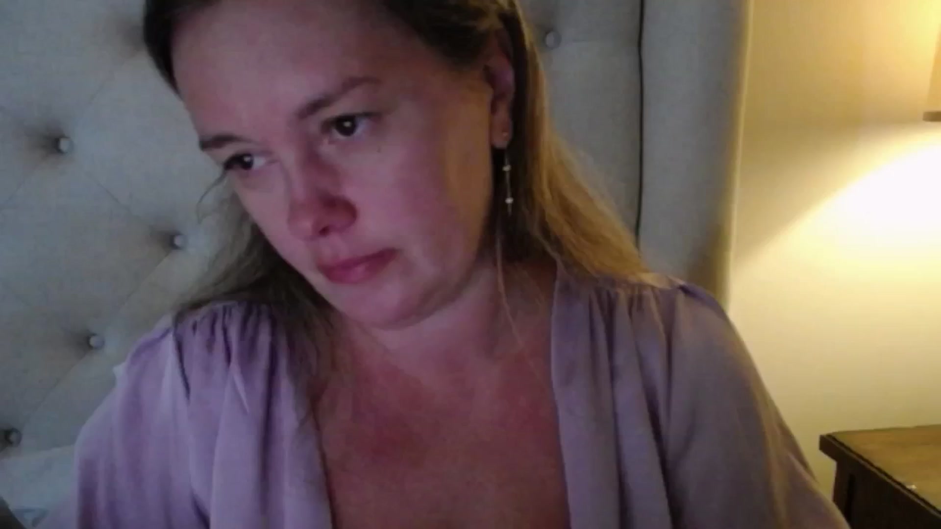 Gallery image thumbnail from J0llye's myfreecams stream on, 06/23/2025, 20:36 image 8 of 20