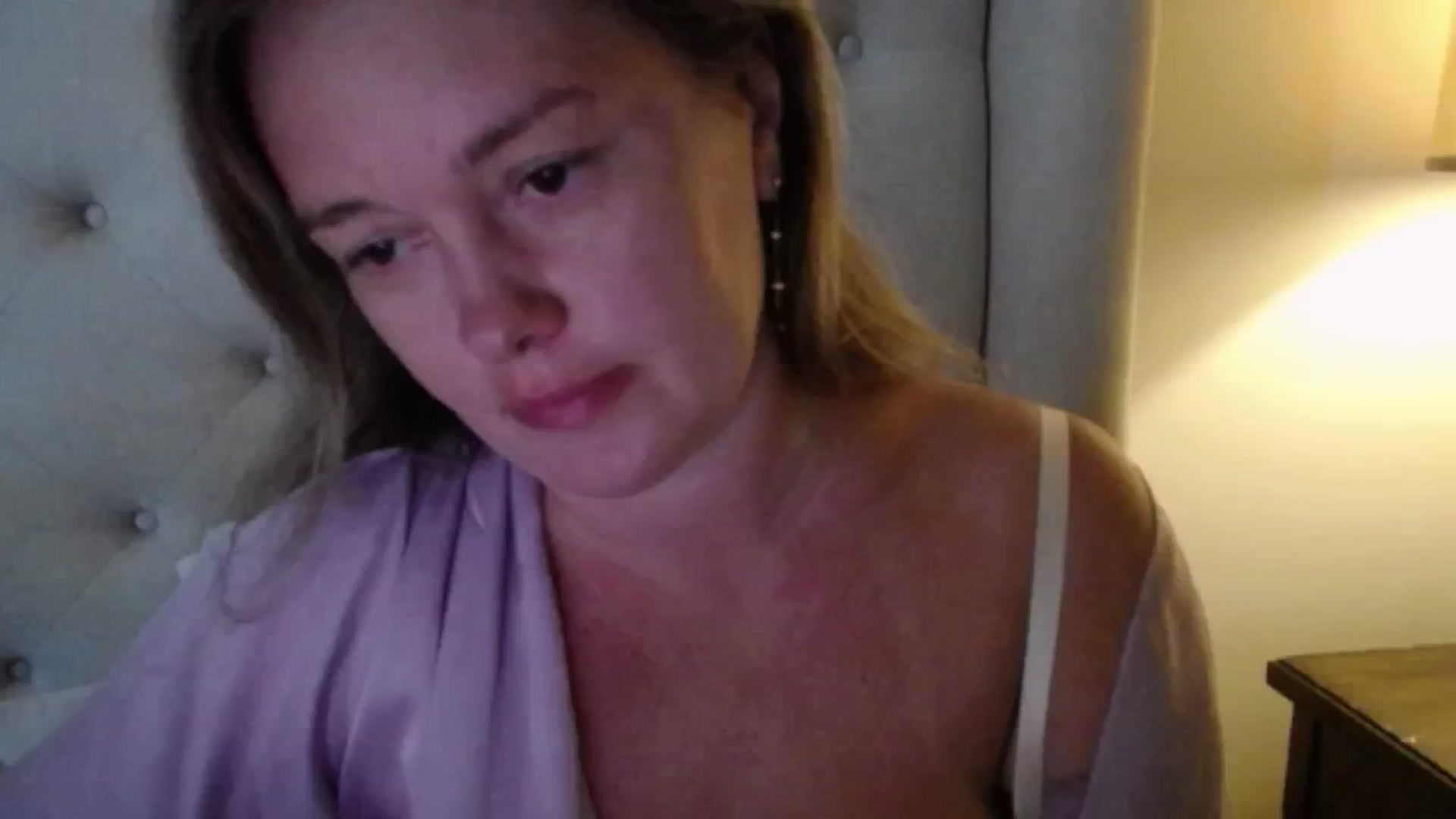 Gallery image thumbnail from J0llye's myfreecams stream on, 06/23/2025, 20:36 image 11 of 20