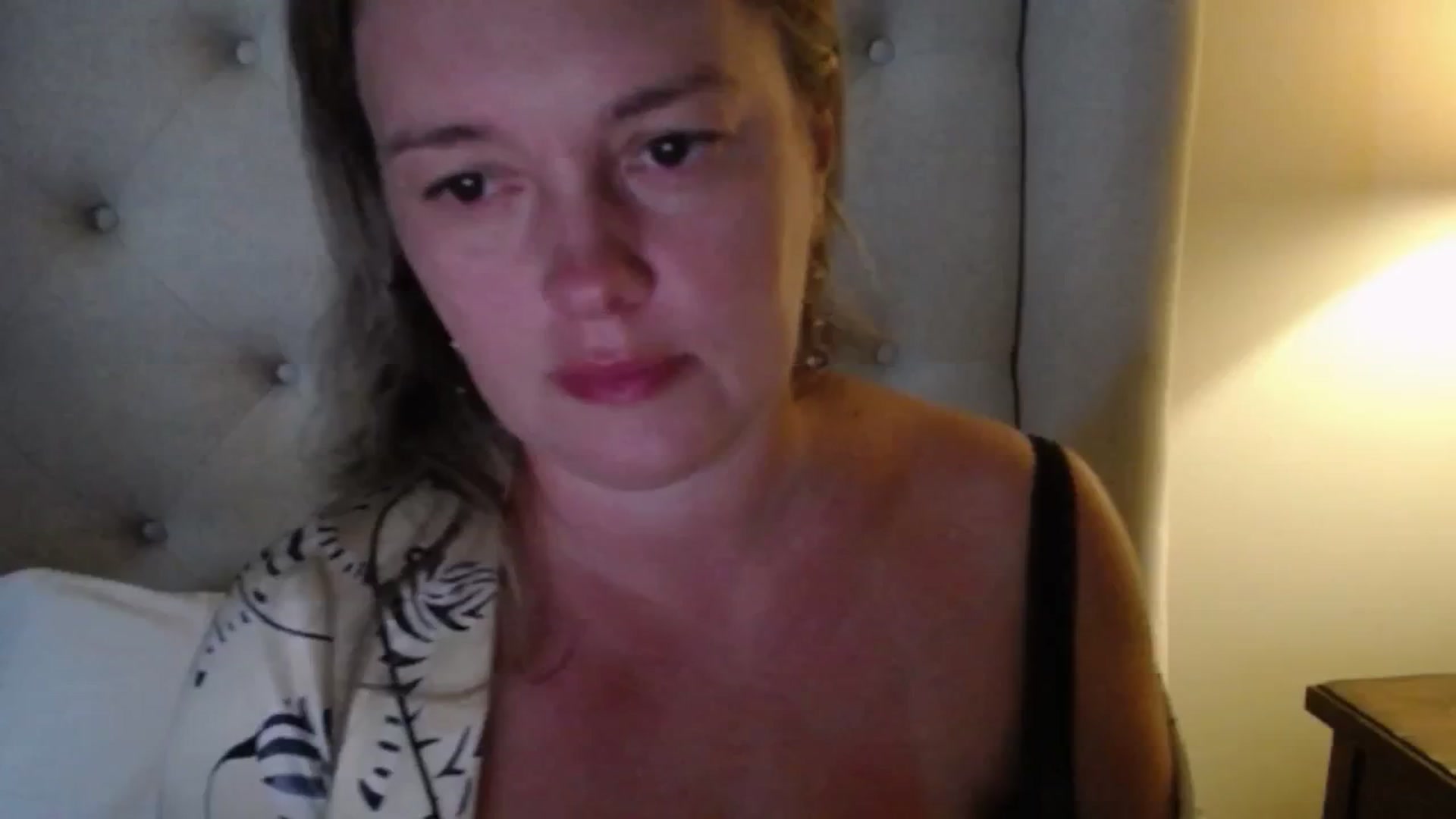 Gallery image thumbnail from J0llye's myfreecams stream on, 06/24/2025, 20:28 image 10 of 20