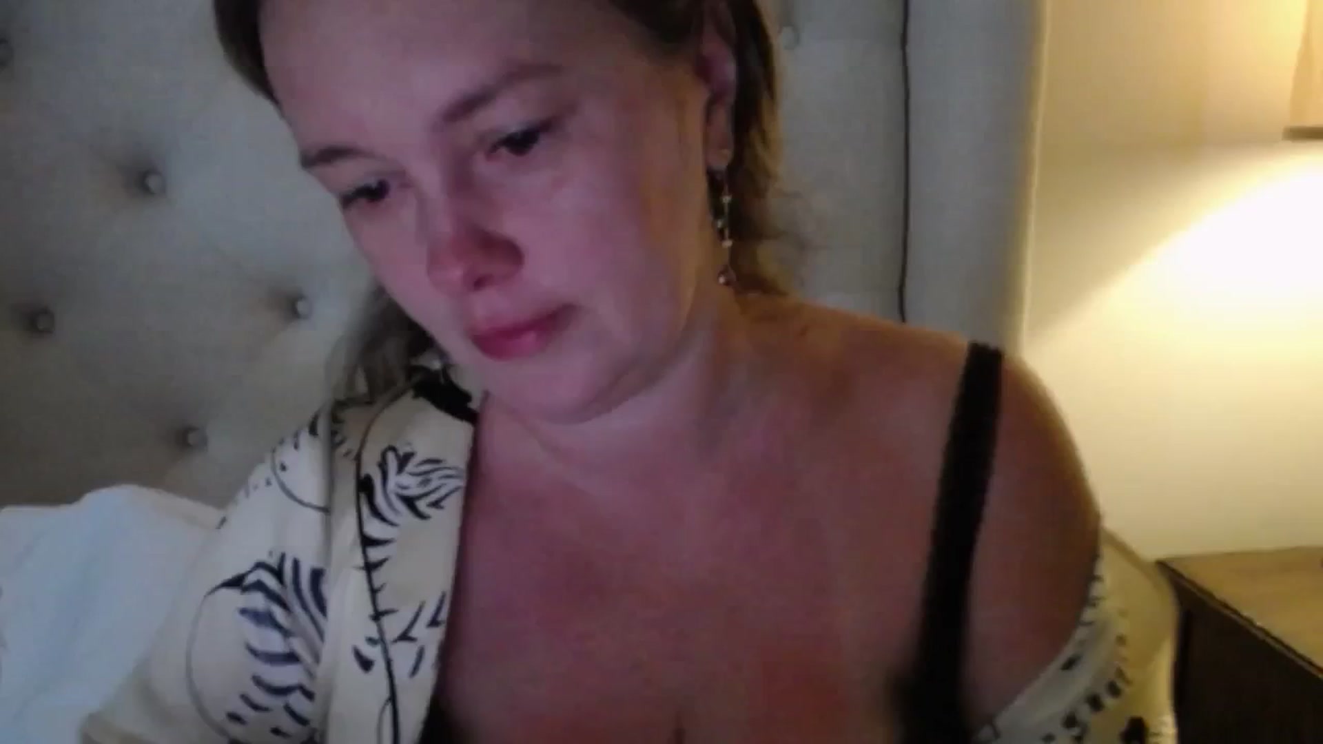 Gallery image thumbnail from J0llye's myfreecams stream on, 06/24/2025, 20:28 image 1 of 20