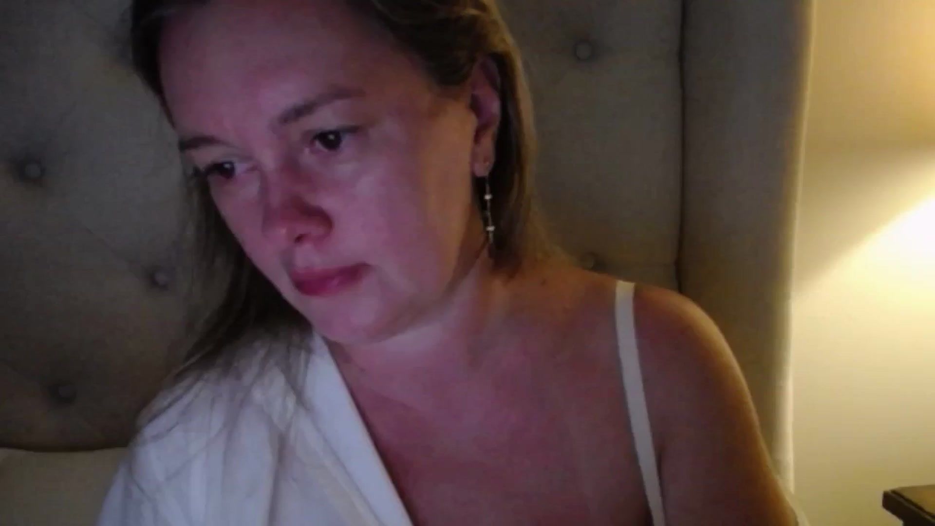 Gallery image thumbnail from J0llye's myfreecams stream on, 06/26/2025, 20:31 image 12 of 20