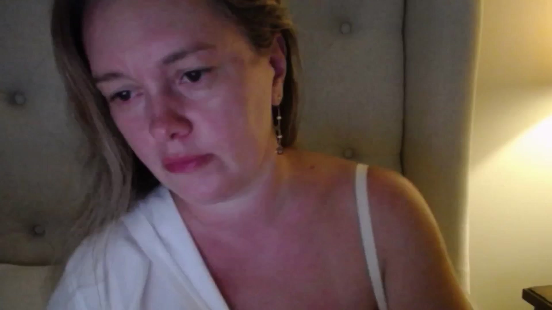 Gallery image thumbnail from J0llye's myfreecams stream on, 06/26/2025, 20:31 image 13 of 20
