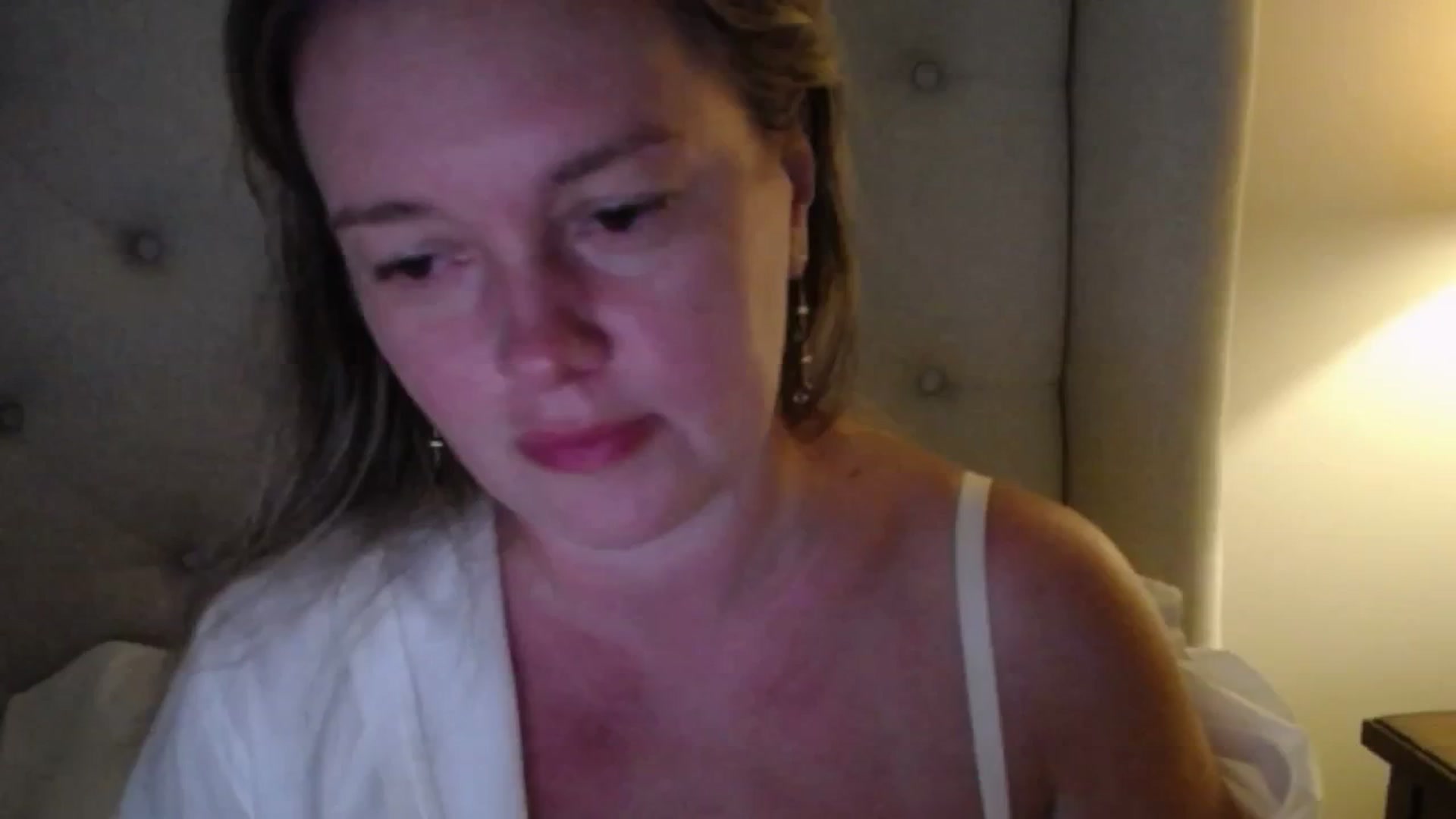 Gallery image thumbnail from J0llye's myfreecams stream on, 06/26/2025, 20:31 image 7 of 20