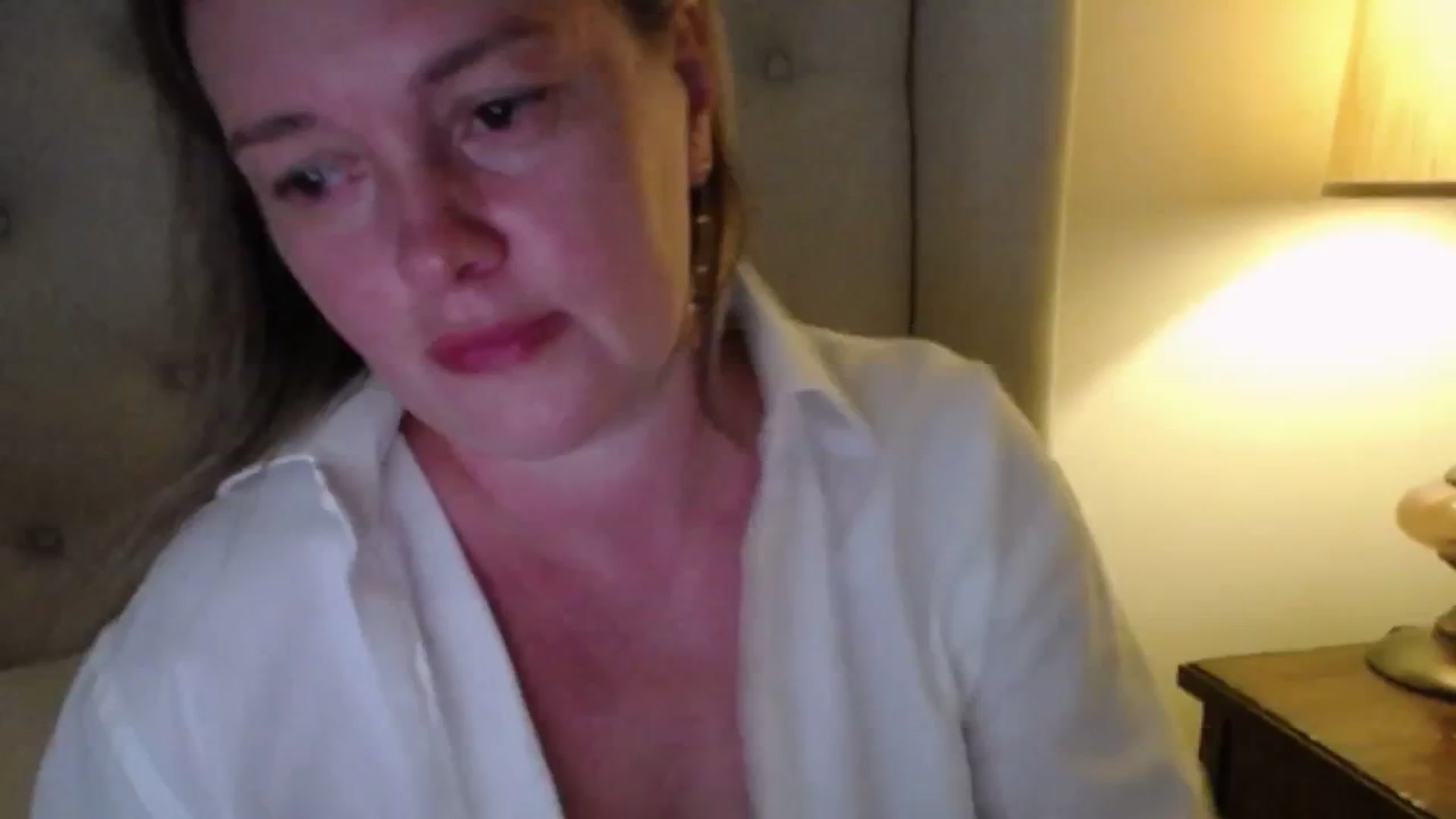 Gallery image thumbnail from J0llye's myfreecams stream on, 06/26/2025, 20:31 image 17 of 20
