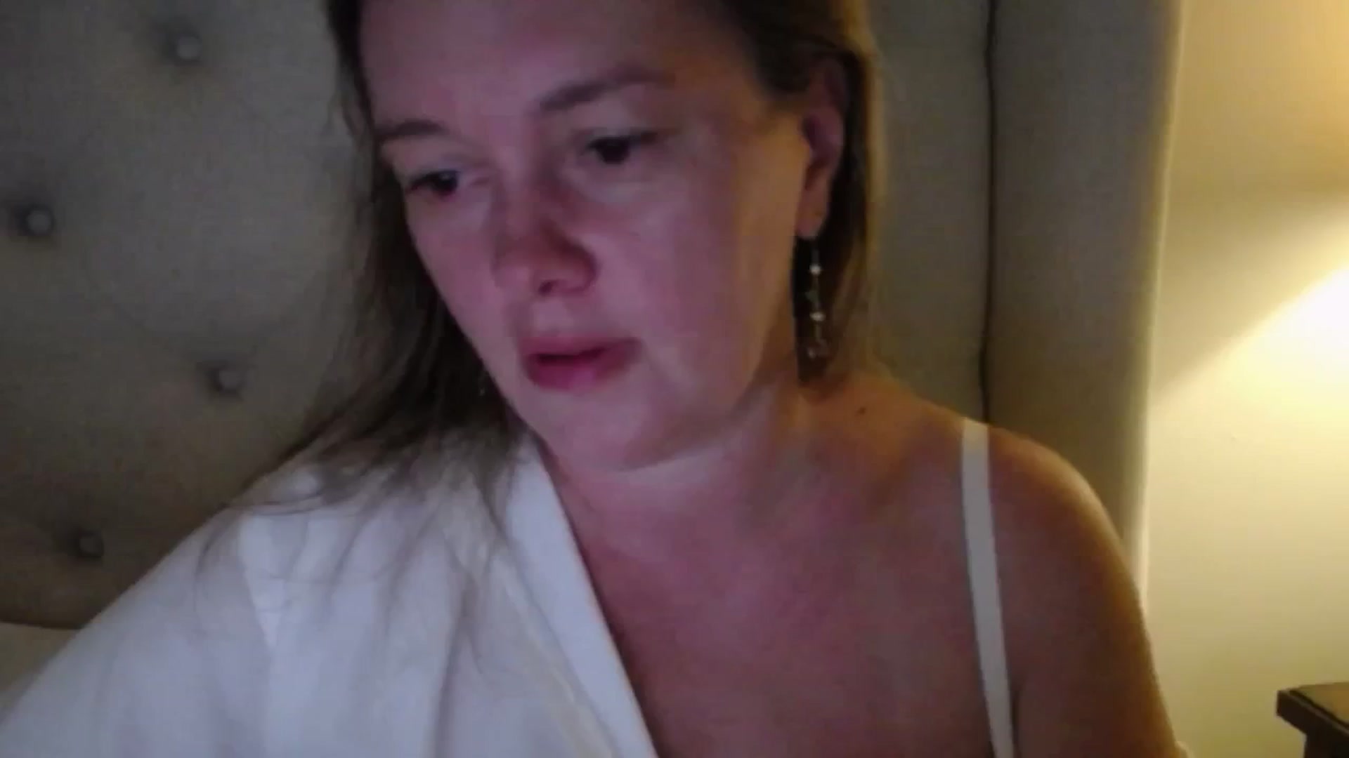 Gallery image thumbnail from J0llye's myfreecams stream on, 06/26/2025, 20:31 image 11 of 20
