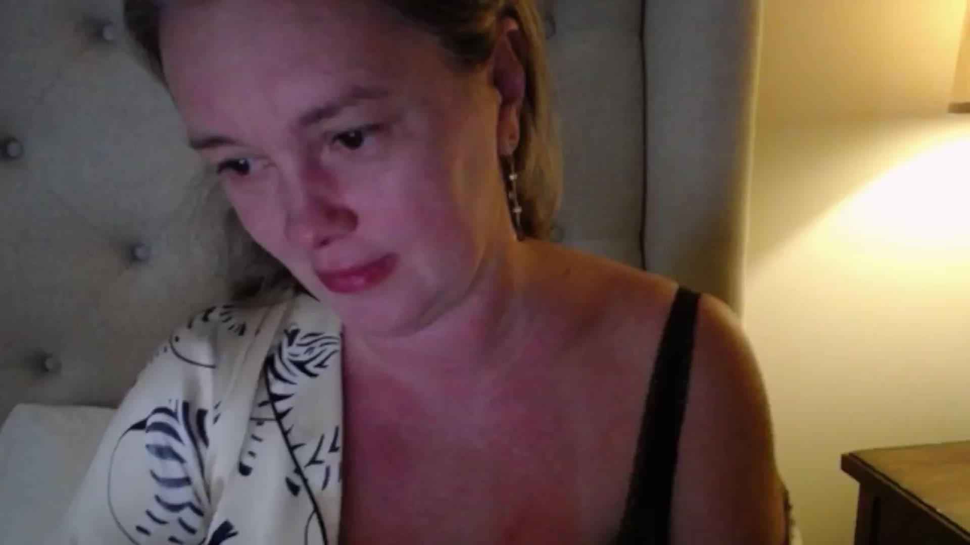 Gallery image thumbnail from J0llye's myfreecams stream on, 06/27/2025, 19:44 image 9 of 20
