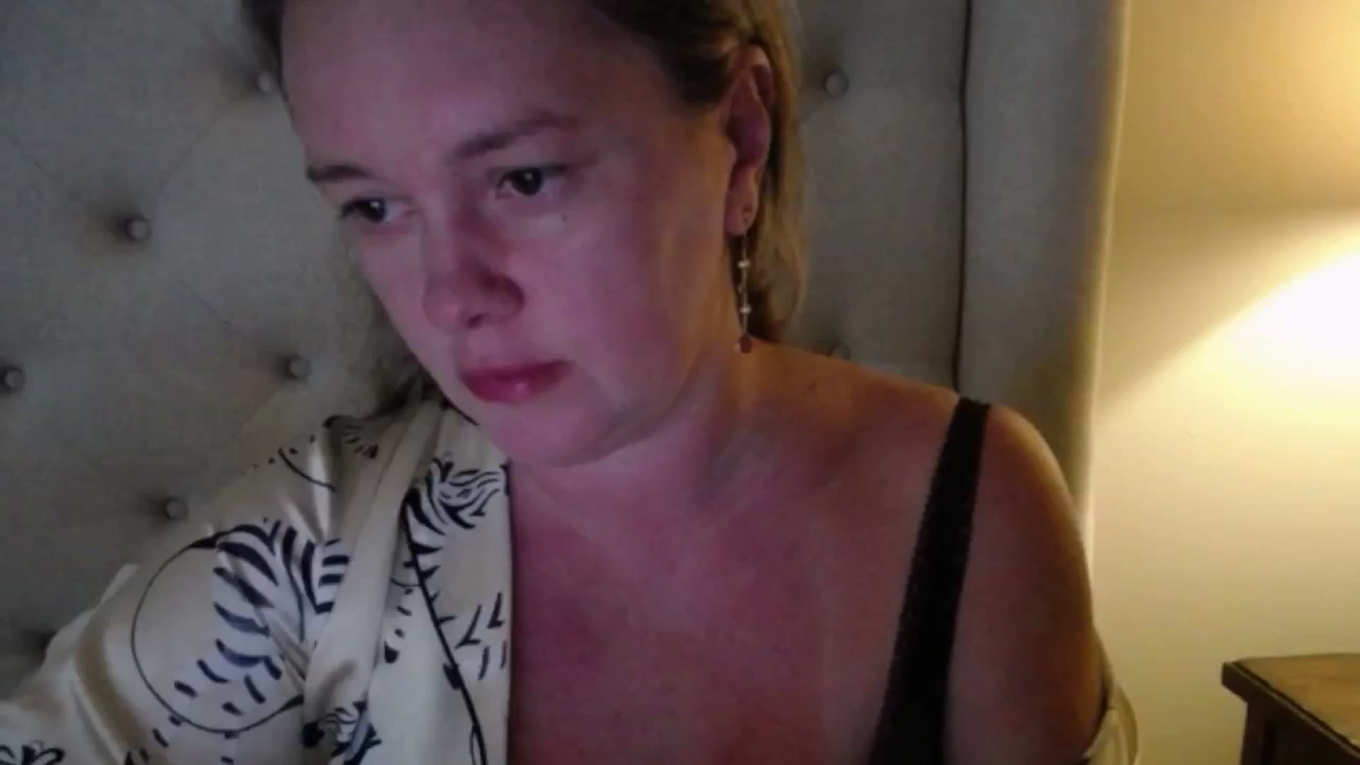 Gallery image thumbnail from J0llye's myfreecams stream on, 06/27/2025, 19:44 image 2 of 20