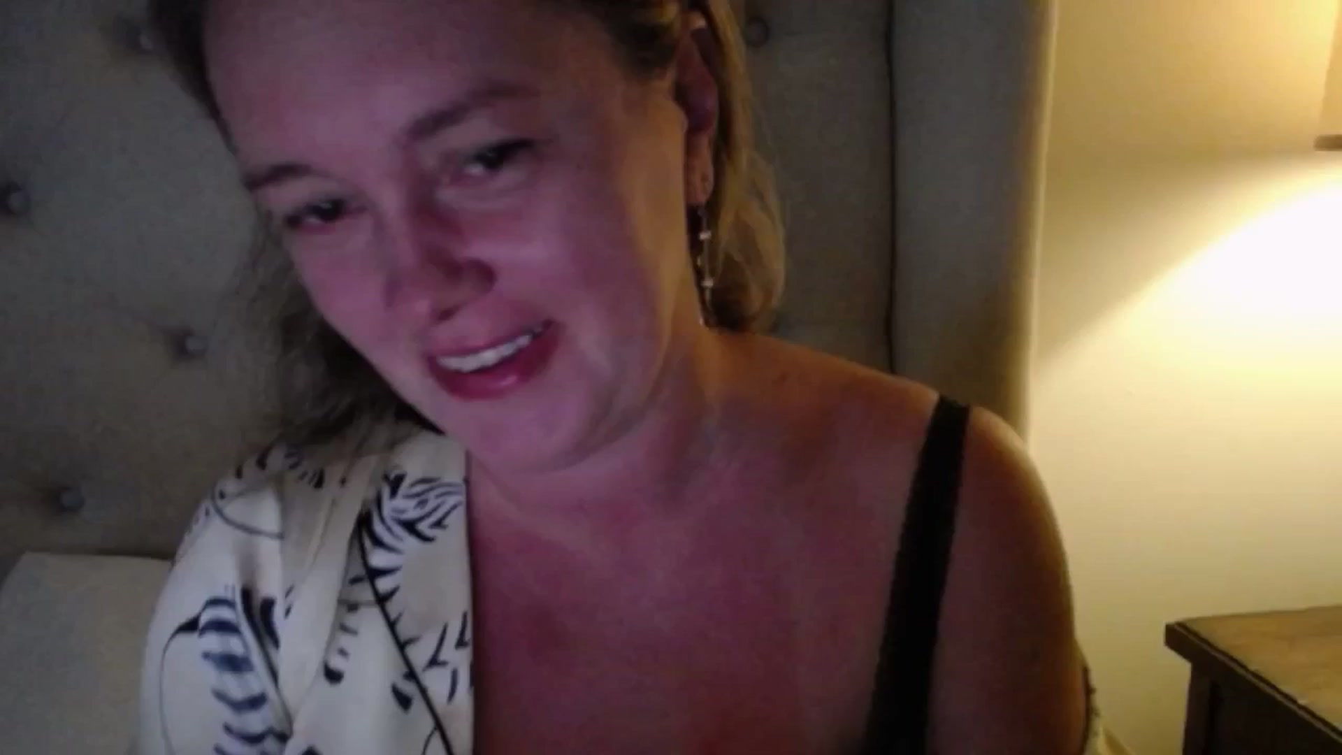 Gallery image thumbnail from J0llye's myfreecams stream on, 06/27/2025, 19:44 image 15 of 20
