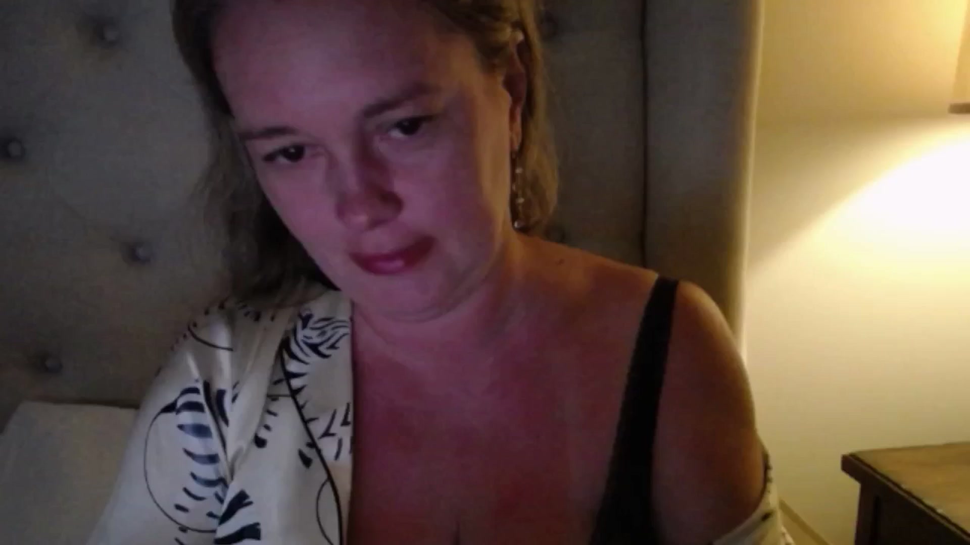 Gallery image thumbnail from J0llye's myfreecams stream on, 06/27/2025, 19:44 image 16 of 20