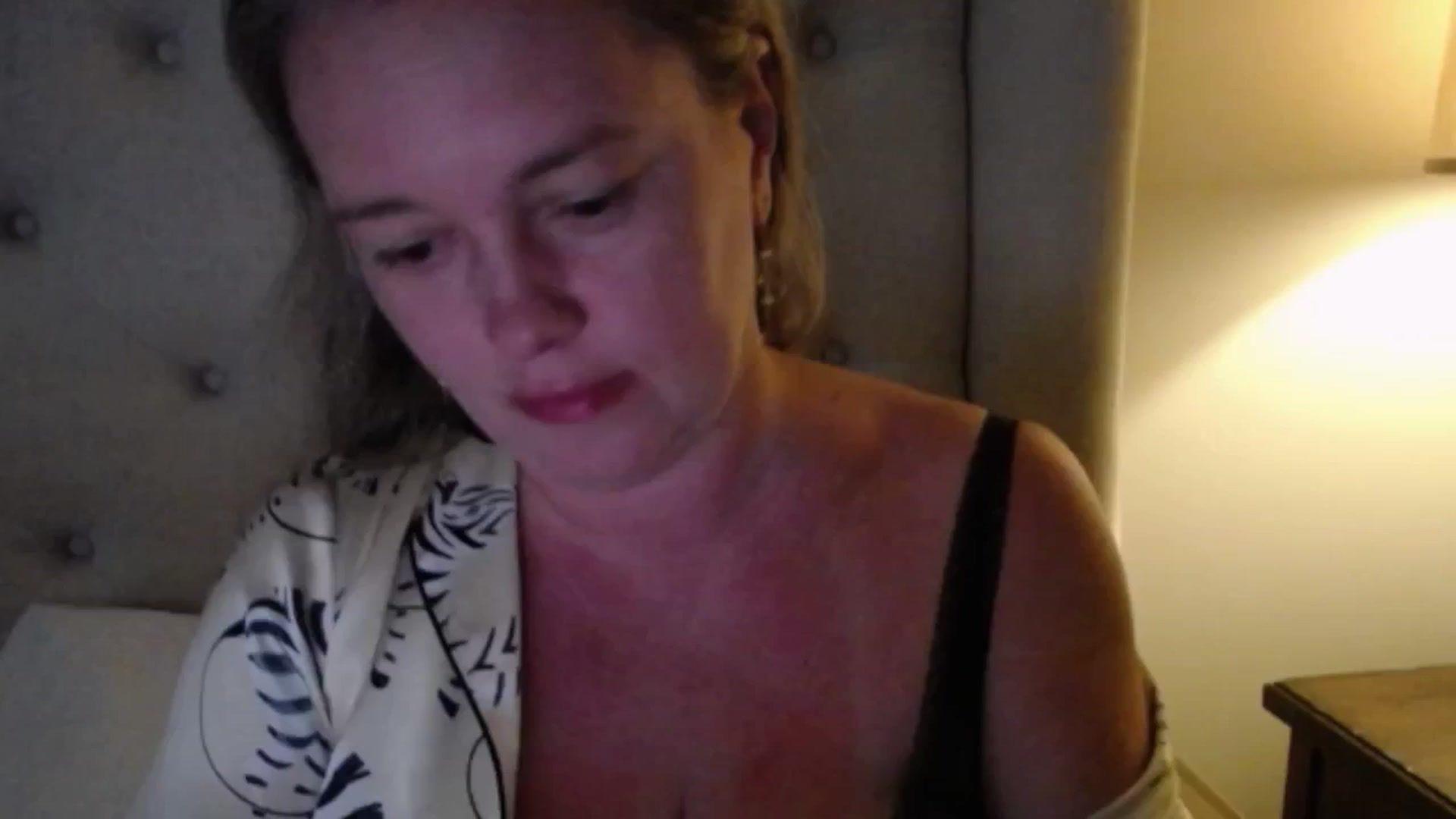Gallery image thumbnail from J0llye's myfreecams stream on, 06/27/2025, 19:44 image 13 of 20