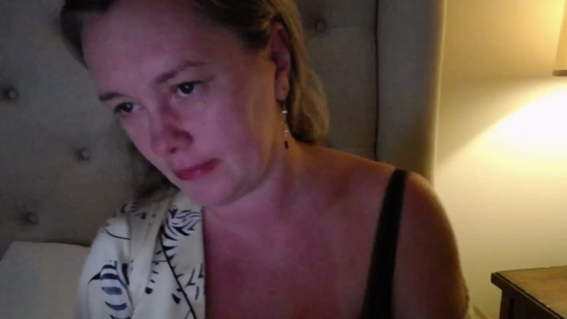 Gallery image thumbnail from J0llye's myfreecams stream on, 06/27/2025, 19:44 image 14 of 20