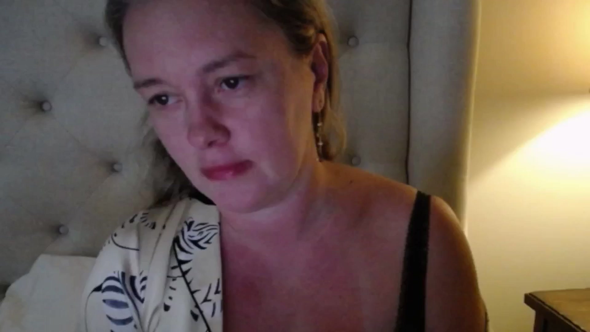 Gallery image thumbnail from J0llye's myfreecams stream on, 06/27/2025, 19:44 image 3 of 20