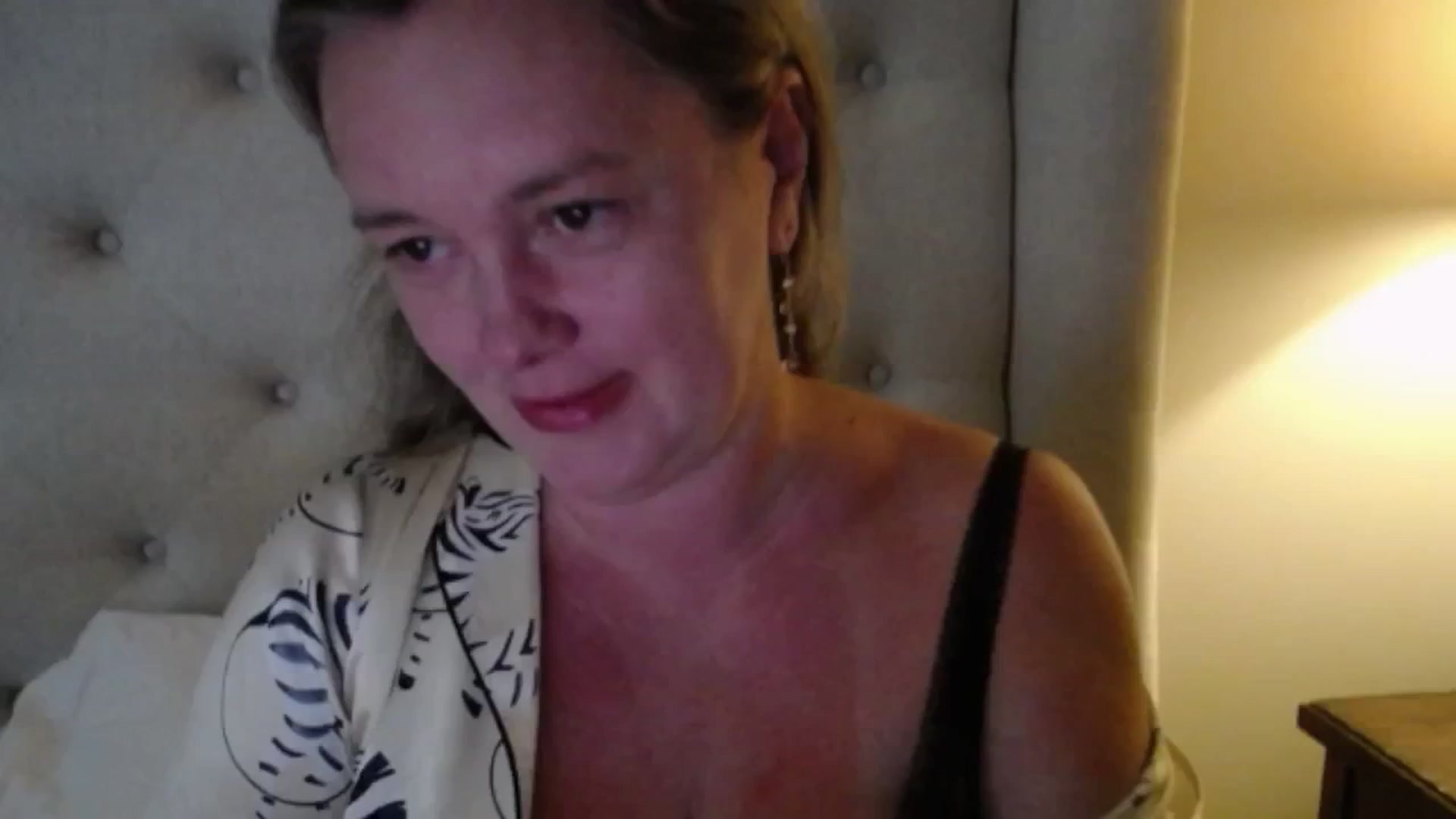 Gallery image thumbnail from J0llye's myfreecams stream on, 06/27/2025, 19:44 image 6 of 20