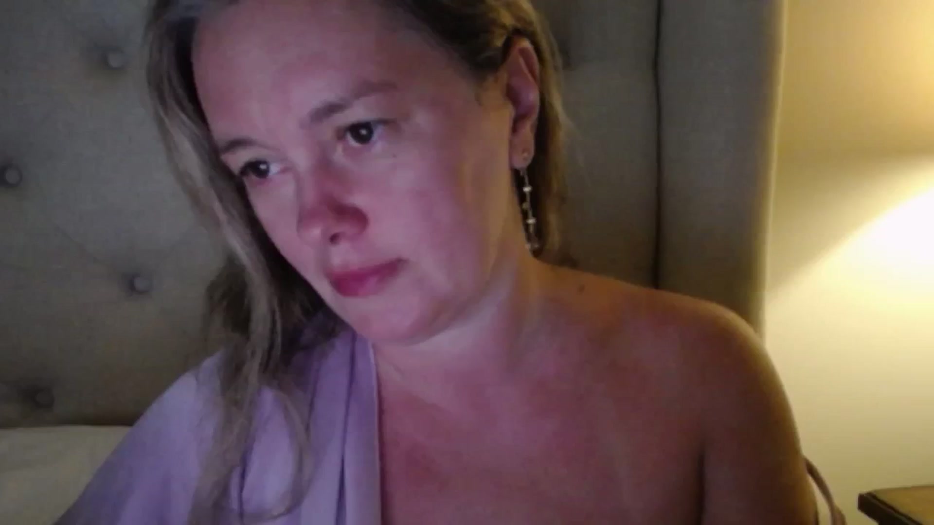 Gallery image thumbnail from J0llye's myfreecams stream on, 06/28/2025, 19:56 image 15 of 20