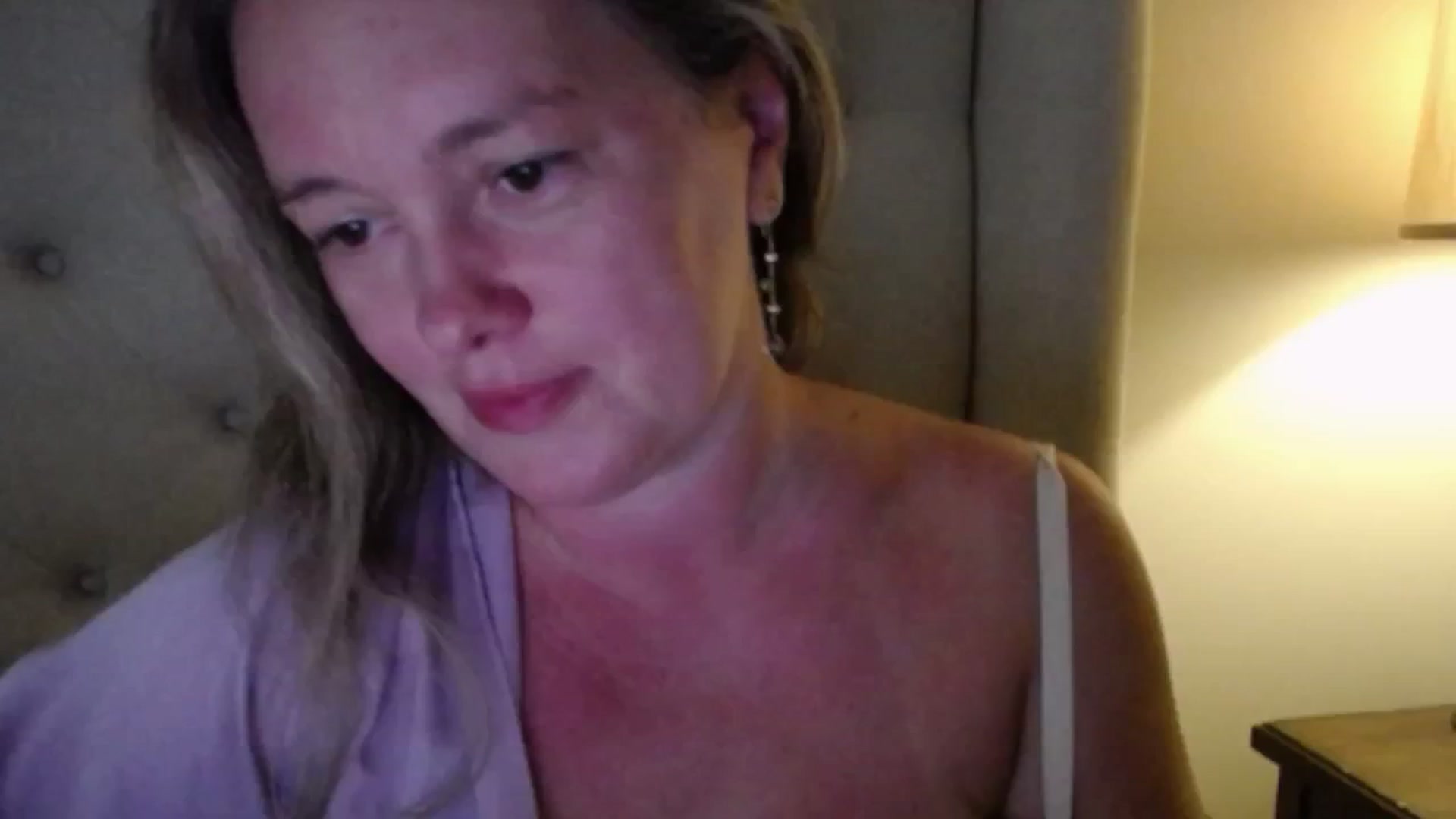 Gallery image thumbnail from J0llye's myfreecams stream on, 06/28/2025, 20:34 image 9 of 20