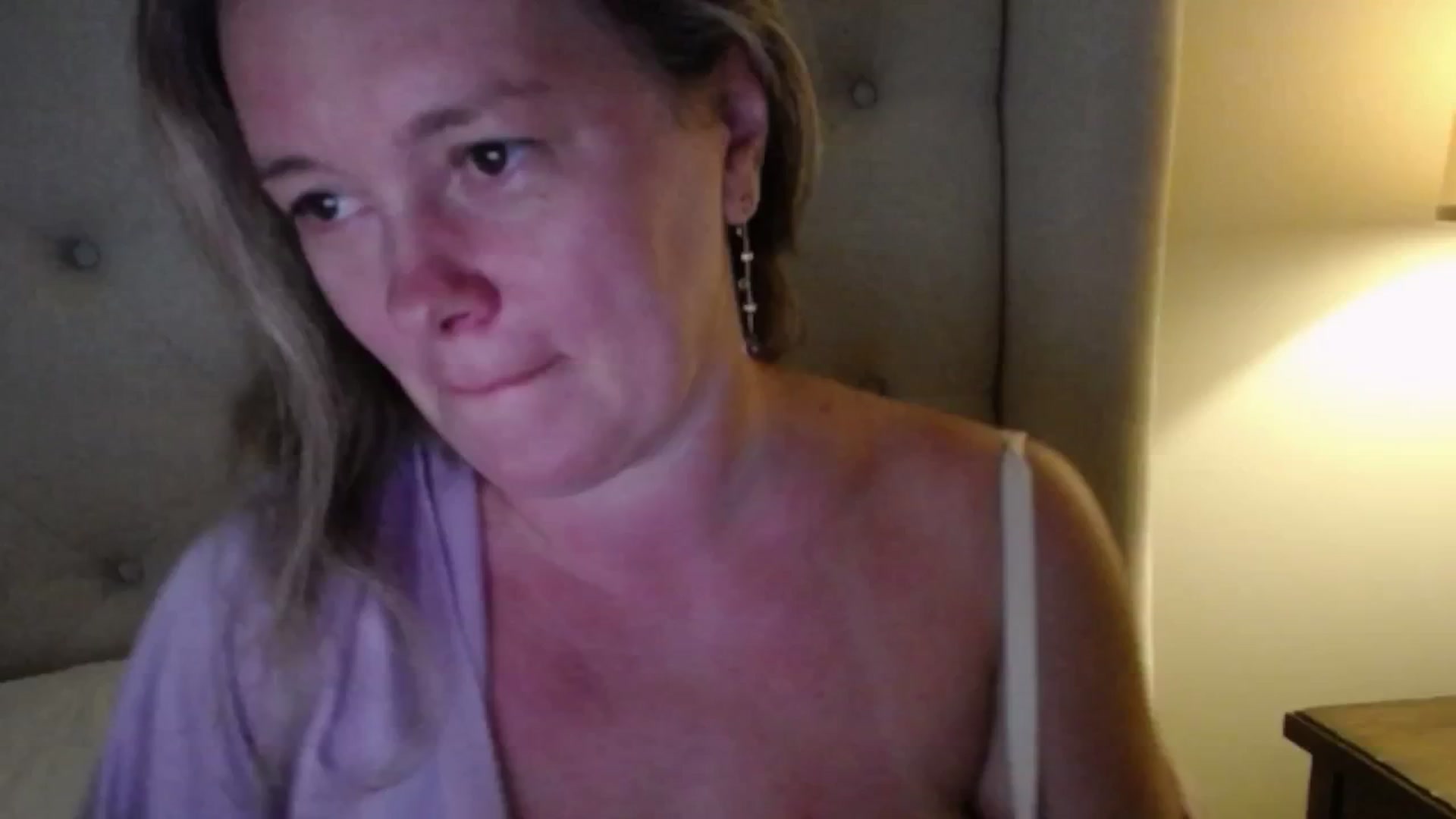 Gallery image thumbnail from J0llye's myfreecams stream on, 06/28/2025, 20:34 image 5 of 20