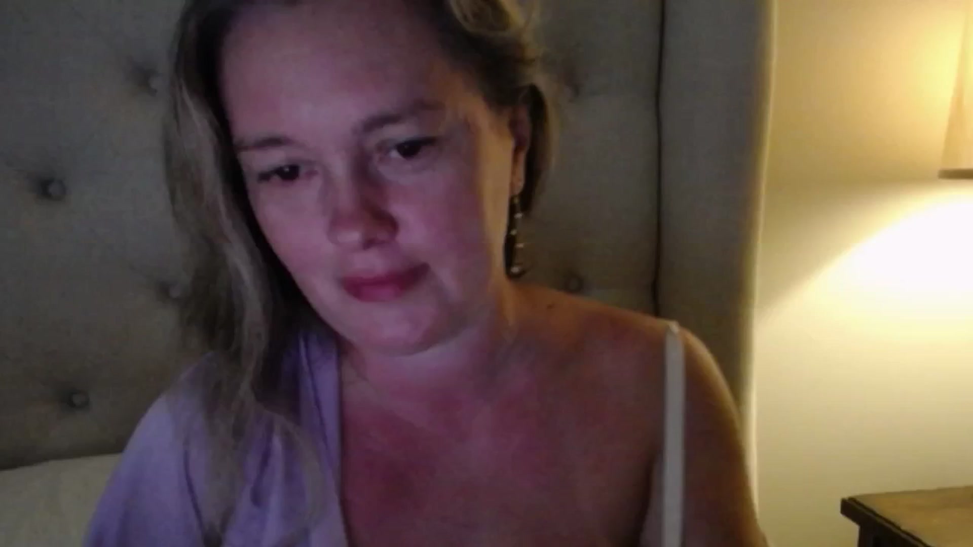 Gallery image thumbnail from J0llye's myfreecams stream on, 06/28/2025, 20:34 image 14 of 20