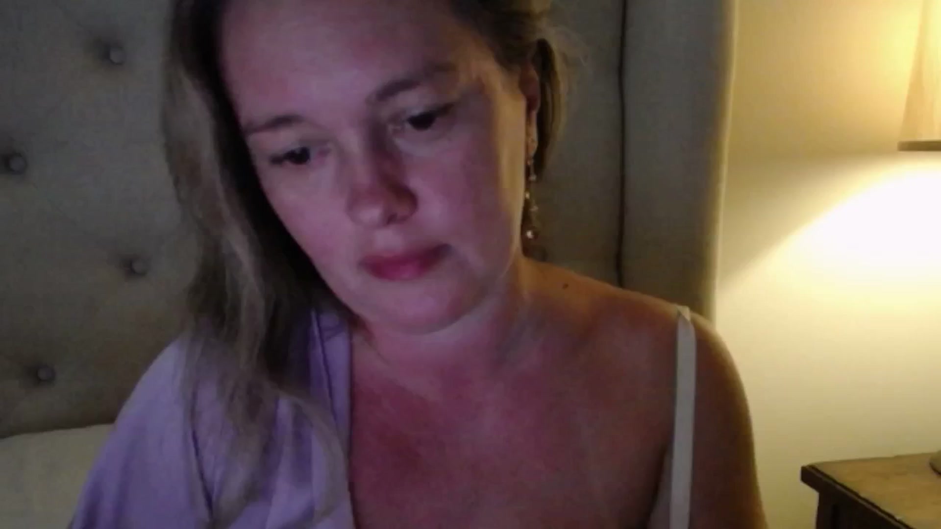 Gallery image thumbnail from J0llye's myfreecams stream on, 06/28/2025, 20:34 image 11 of 20