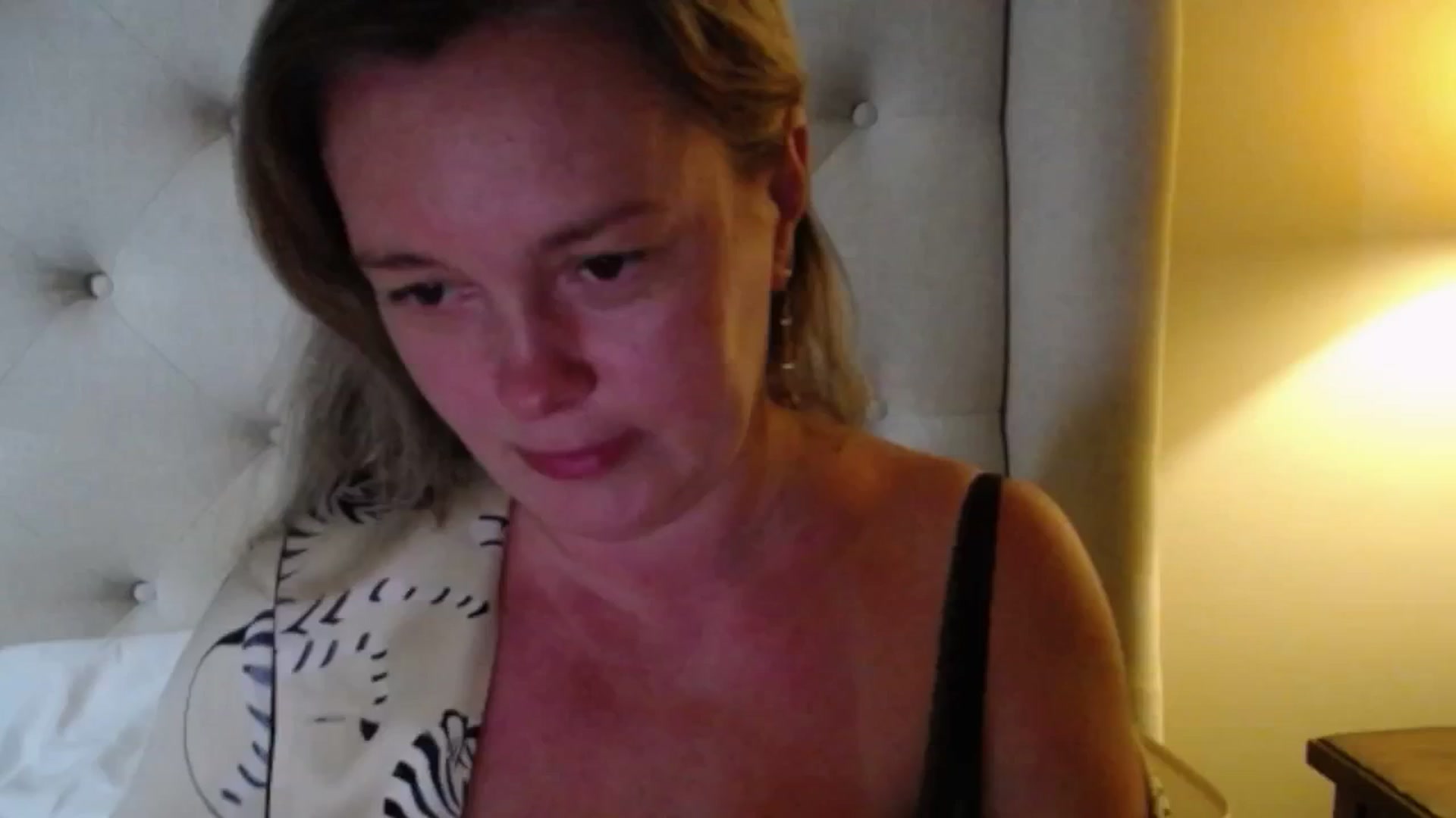 Gallery image thumbnail from J0llye's myfreecams stream on, 06/29/2025, 20:09 image 6 of 20