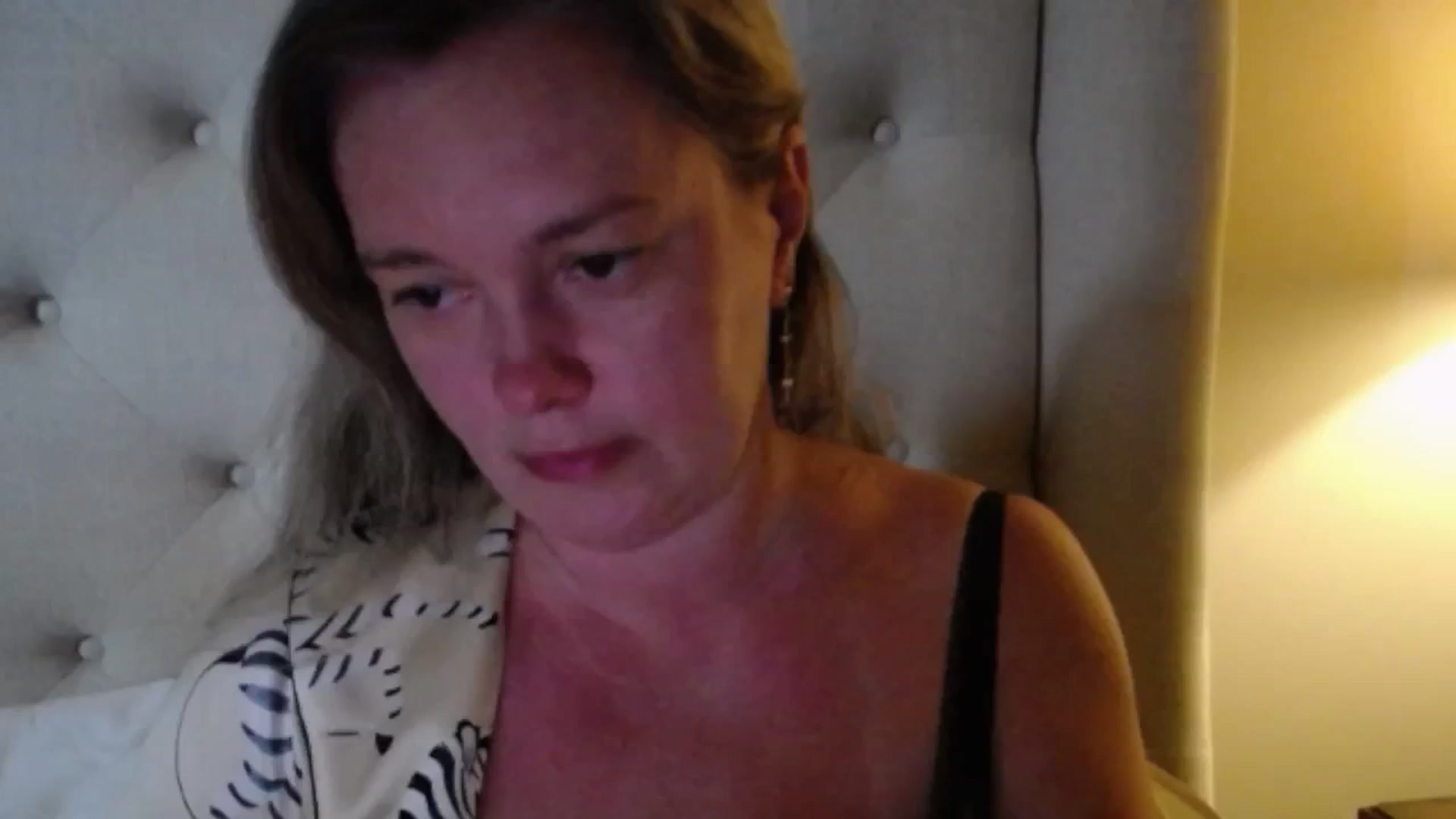 Gallery image thumbnail from J0llye's myfreecams stream on, 06/29/2025, 20:09 image 8 of 20
