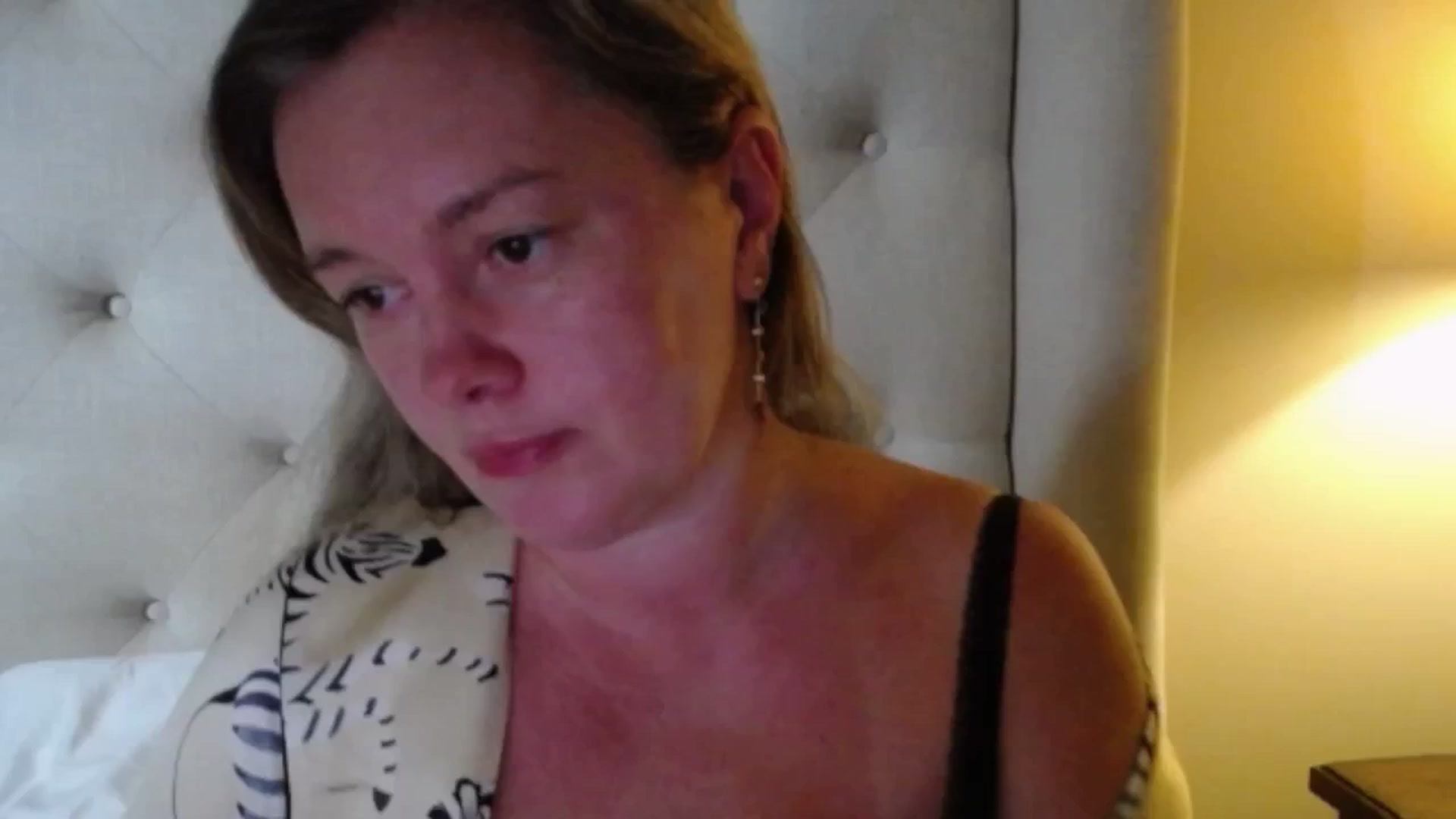 Gallery image thumbnail from J0llye's myfreecams stream on, 06/29/2025, 20:09 image 3 of 20
