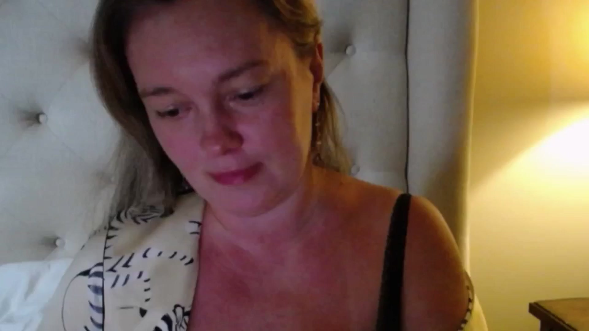Gallery image thumbnail from J0llye's myfreecams stream on, 06/29/2025, 20:09 image 5 of 20