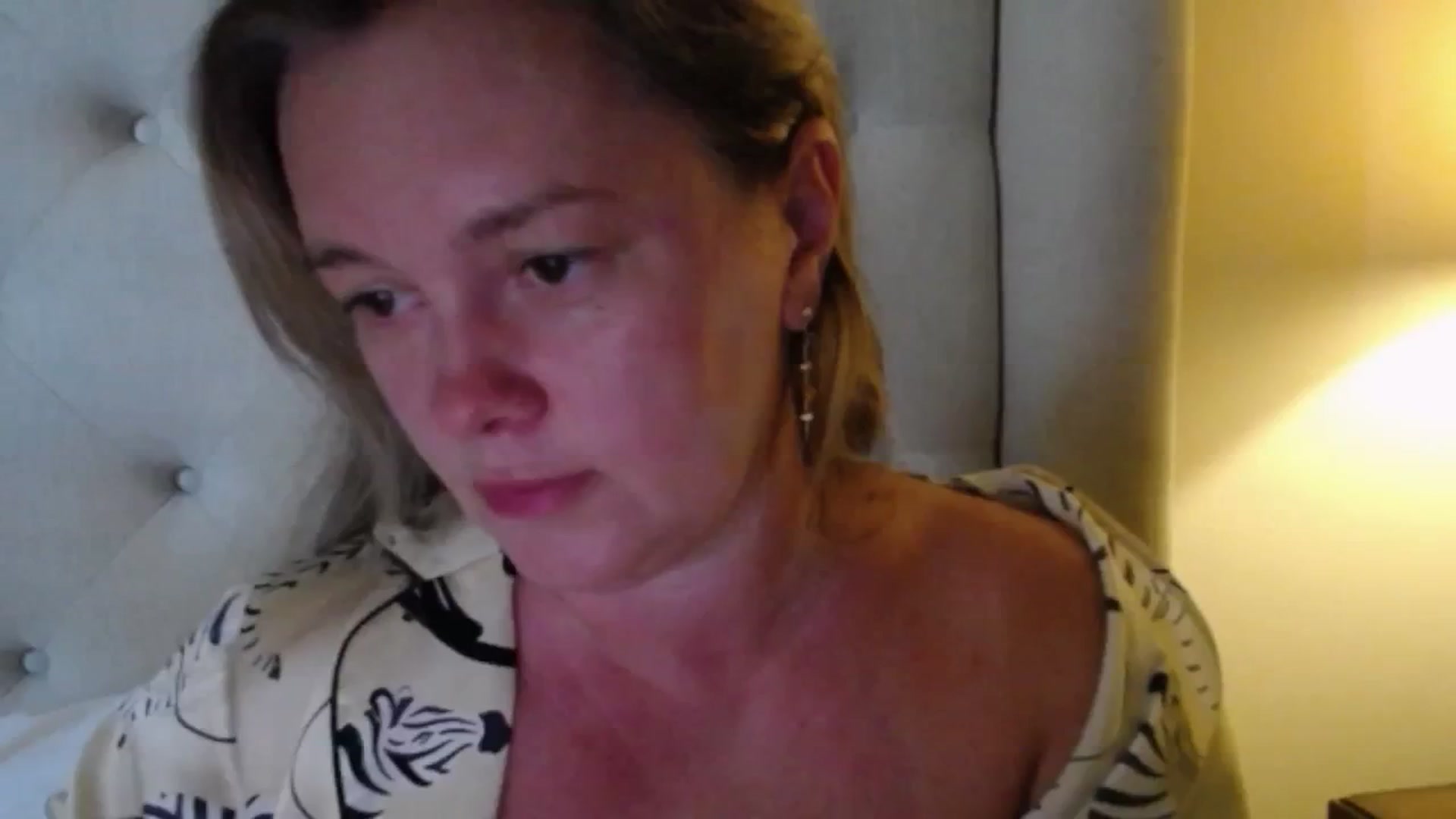 Gallery image thumbnail from J0llye's myfreecams stream on, 06/29/2025, 20:37 image 19 of 20