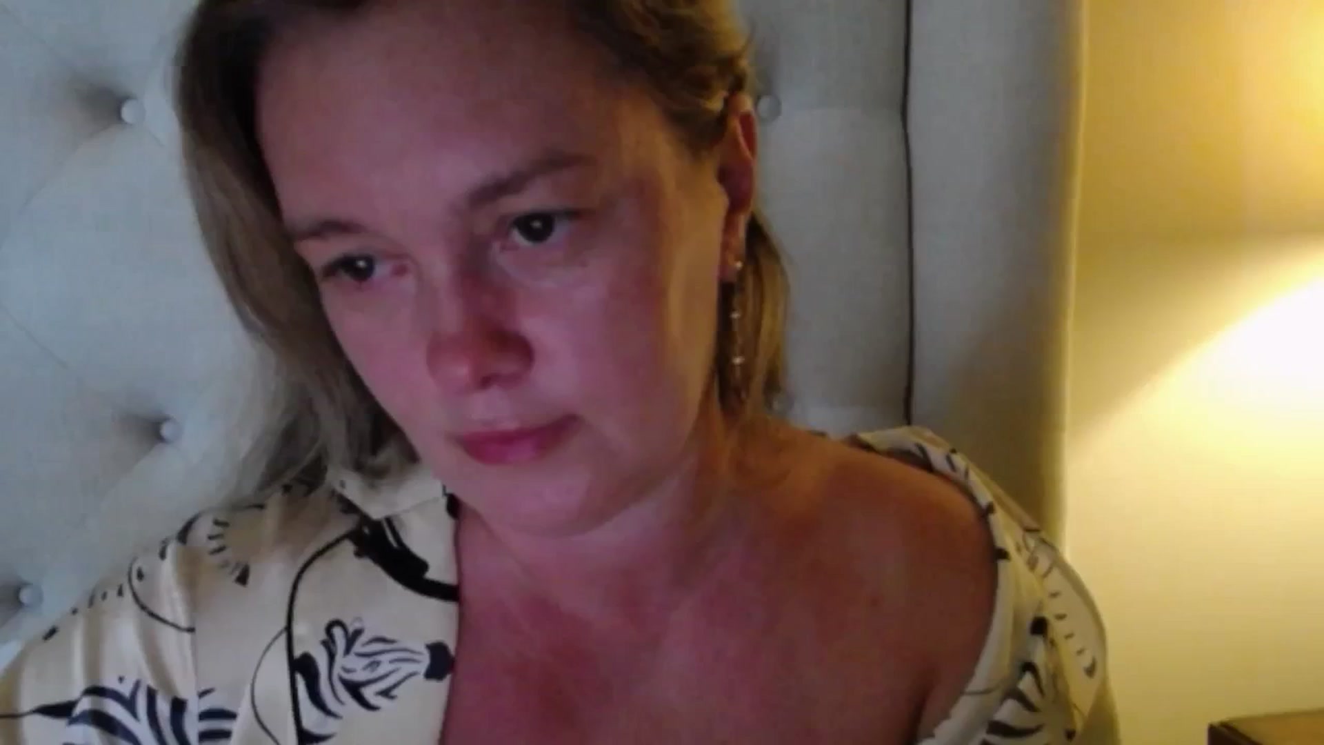 Gallery image thumbnail from J0llye's myfreecams stream on, 06/29/2025, 20:37 image 17 of 20