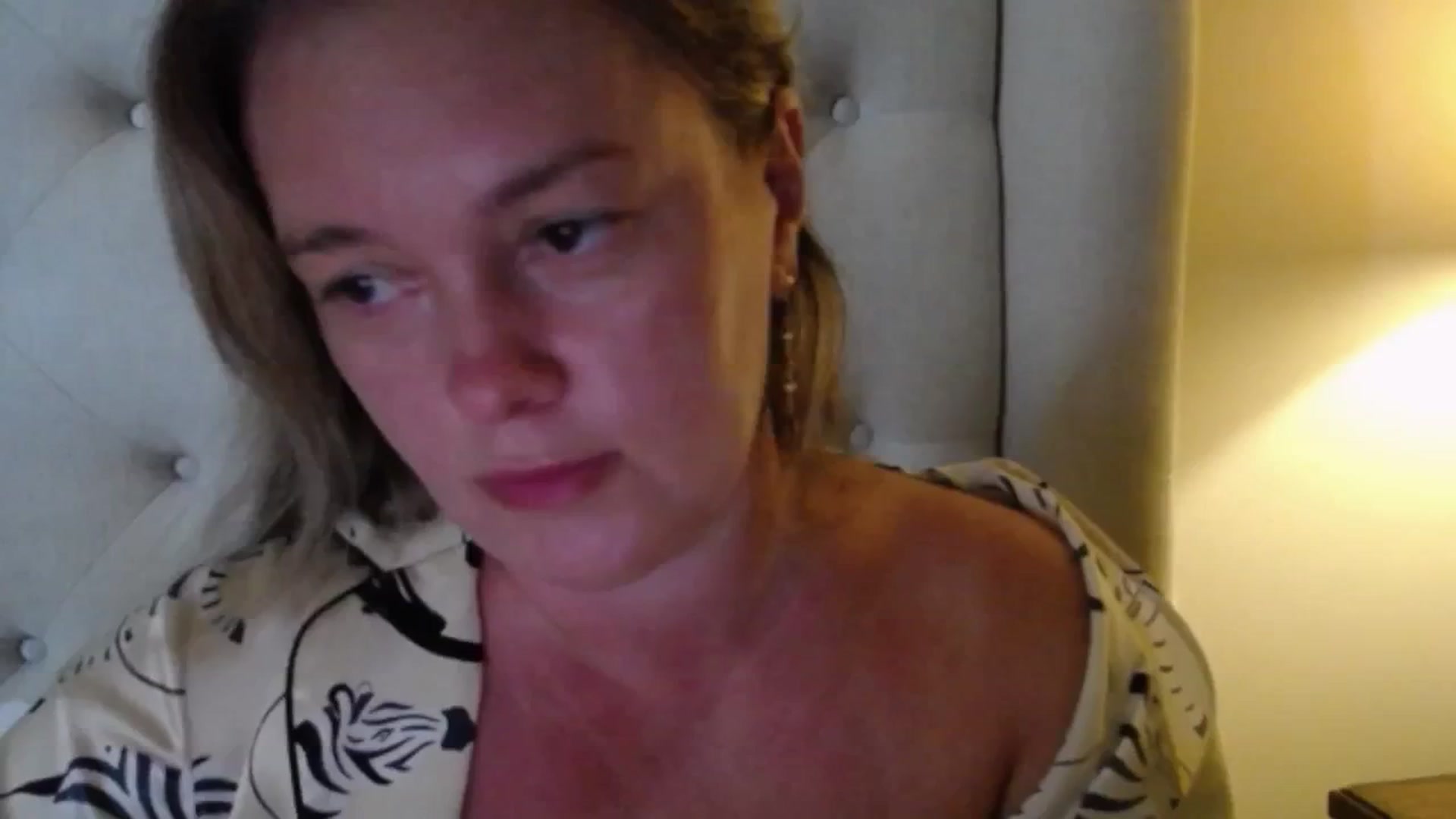Gallery image thumbnail from J0llye's myfreecams stream on, 06/29/2025, 20:37 image 15 of 20