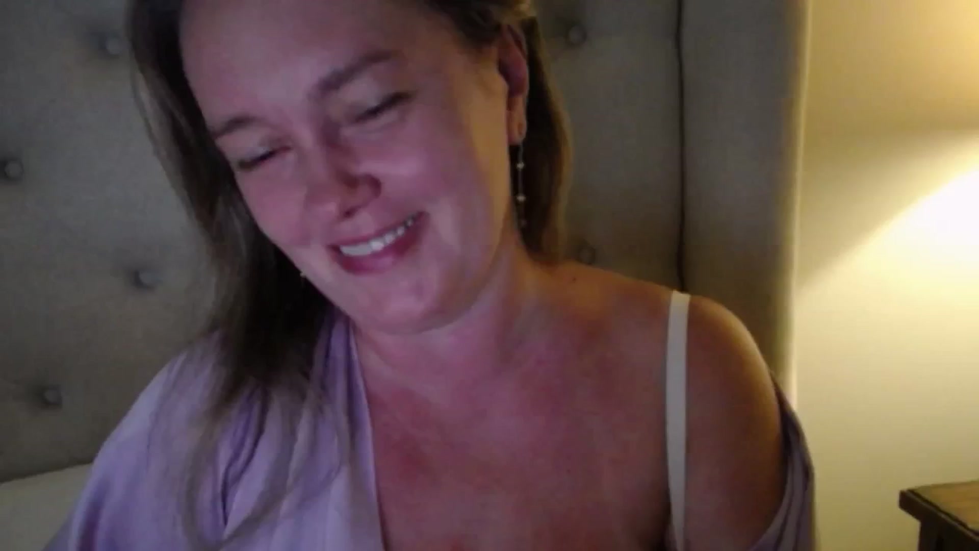 Gallery image thumbnail from J0llye's myfreecams stream on, 07/01/2025, 20:33 image 20 of 20