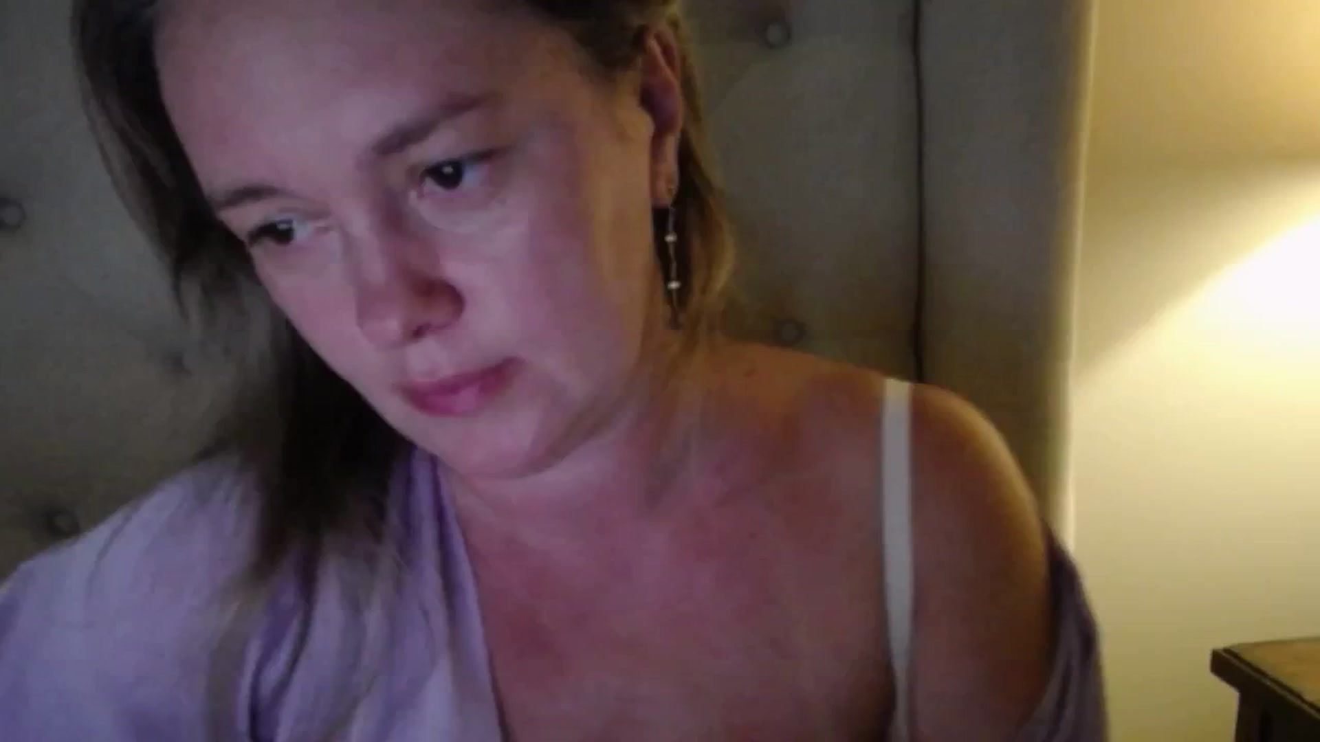 Gallery image thumbnail from J0llye's myfreecams stream on, 07/01/2025, 20:33 image 15 of 20